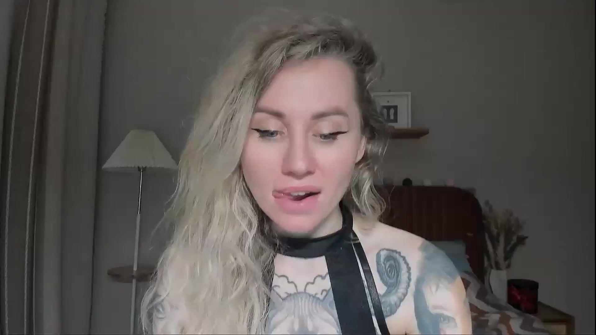 Gallery image thumbnail from Alexa_Smithhh's myfreecams stream on, 06/29/2025, 21:30 image 20 of 20