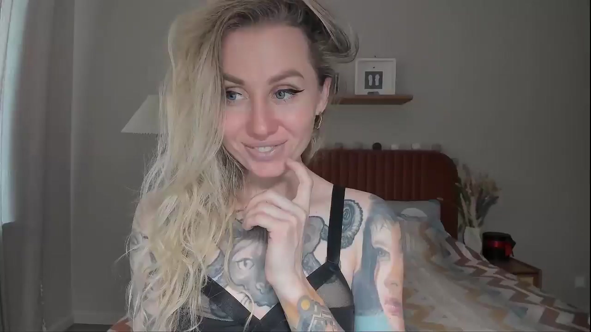 Gallery image thumbnail from Alexa_Smithhh's myfreecams stream on, 07/14/2025, 18:19 image 1 of 20