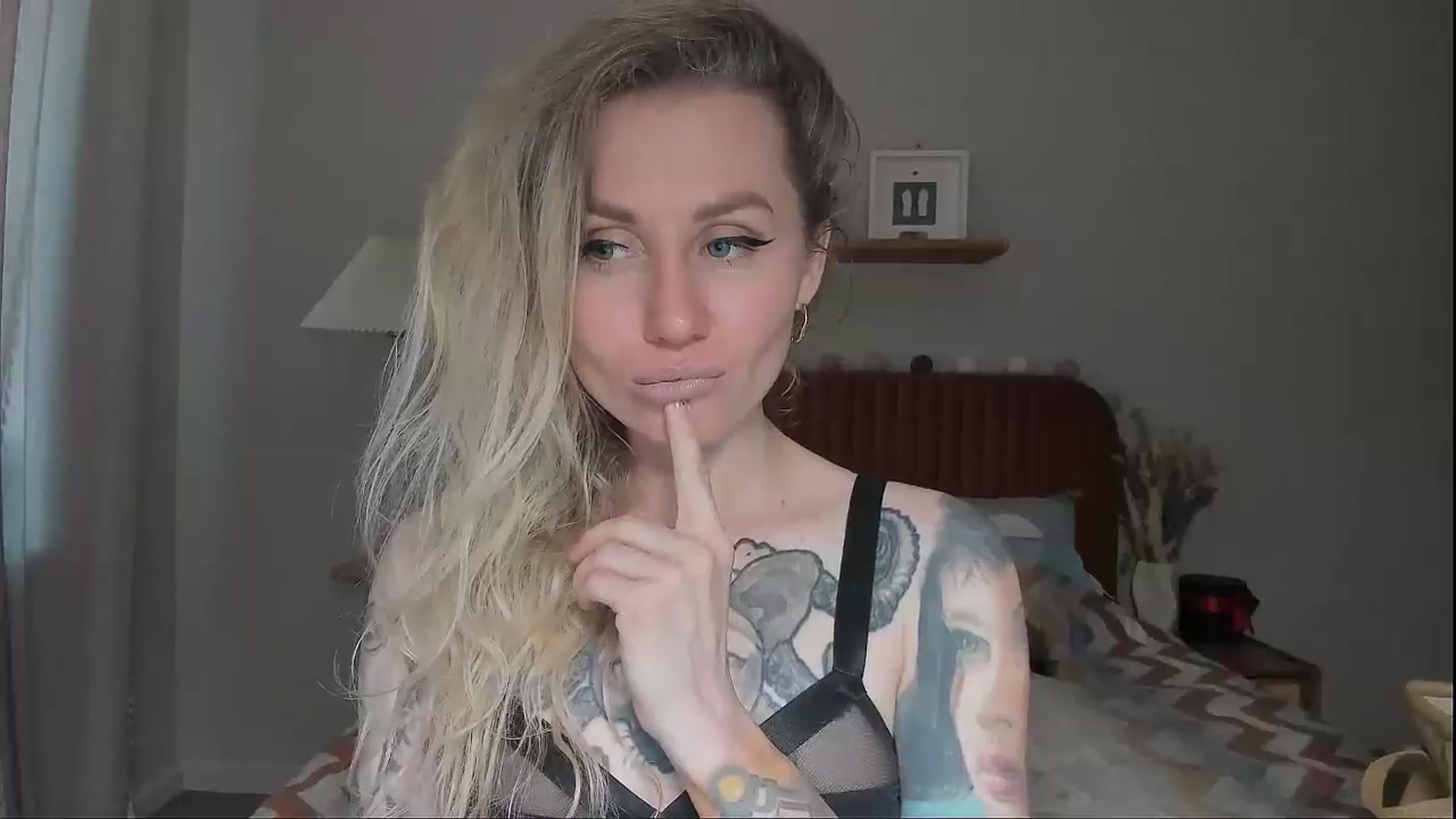 Gallery image thumbnail from Alexa_Smithhh's myfreecams stream on, 07/14/2025, 18:19 image 18 of 20