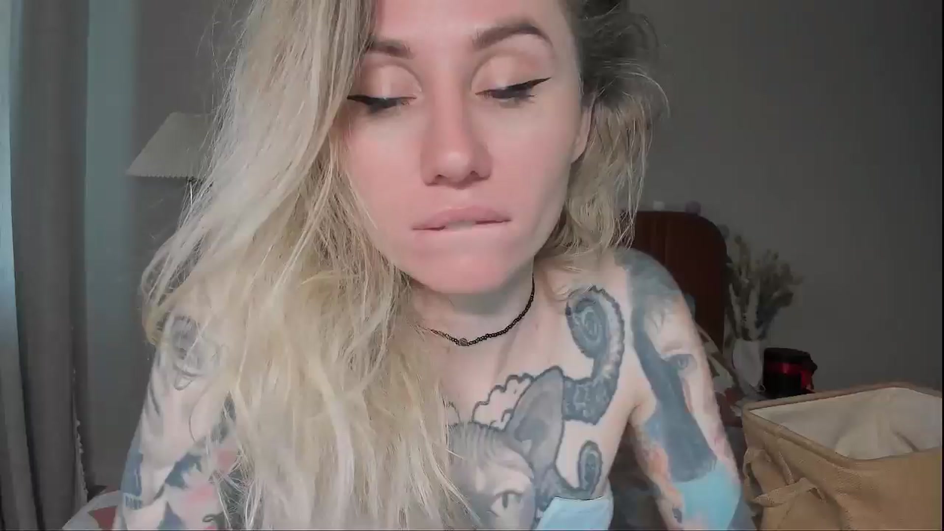 Gallery image thumbnail from Alexa_Smithhh's myfreecams stream on, 07/17/2025, 17:29 image 2 of 20