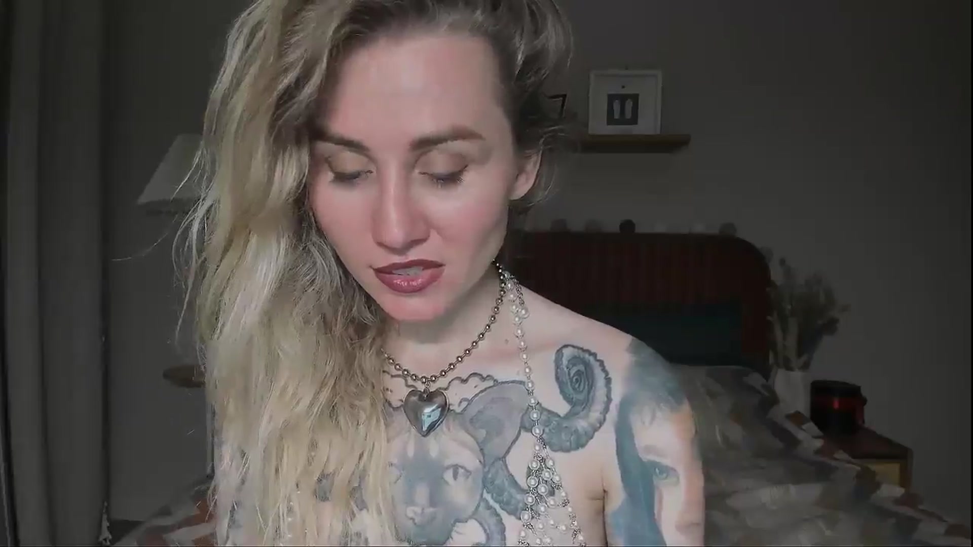 Gallery image thumbnail from Alexa_Smithhh's myfreecams stream on, 07/25/2025, 20:31 image 11 of 20