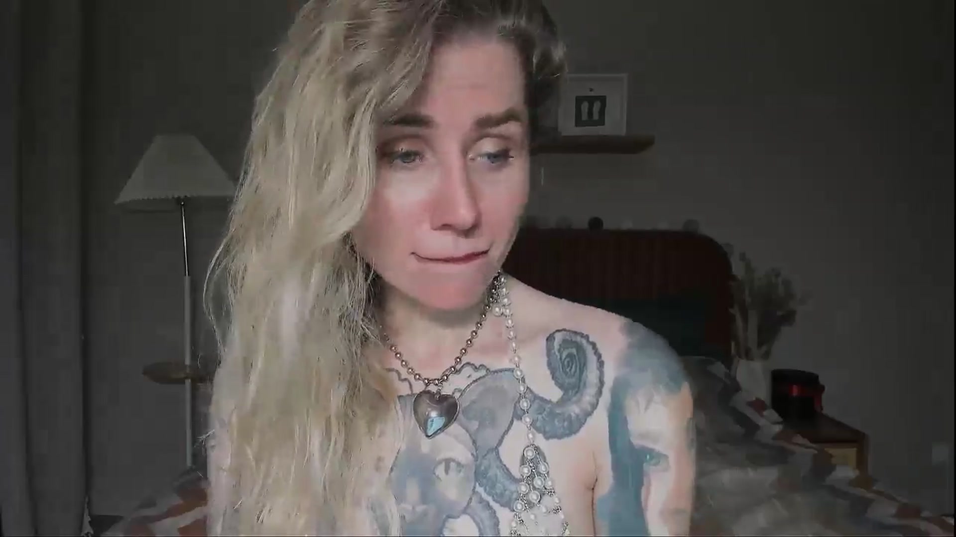 Gallery image thumbnail from Alexa_Smithhh's myfreecams stream on, 07/25/2025, 20:31 image 16 of 20