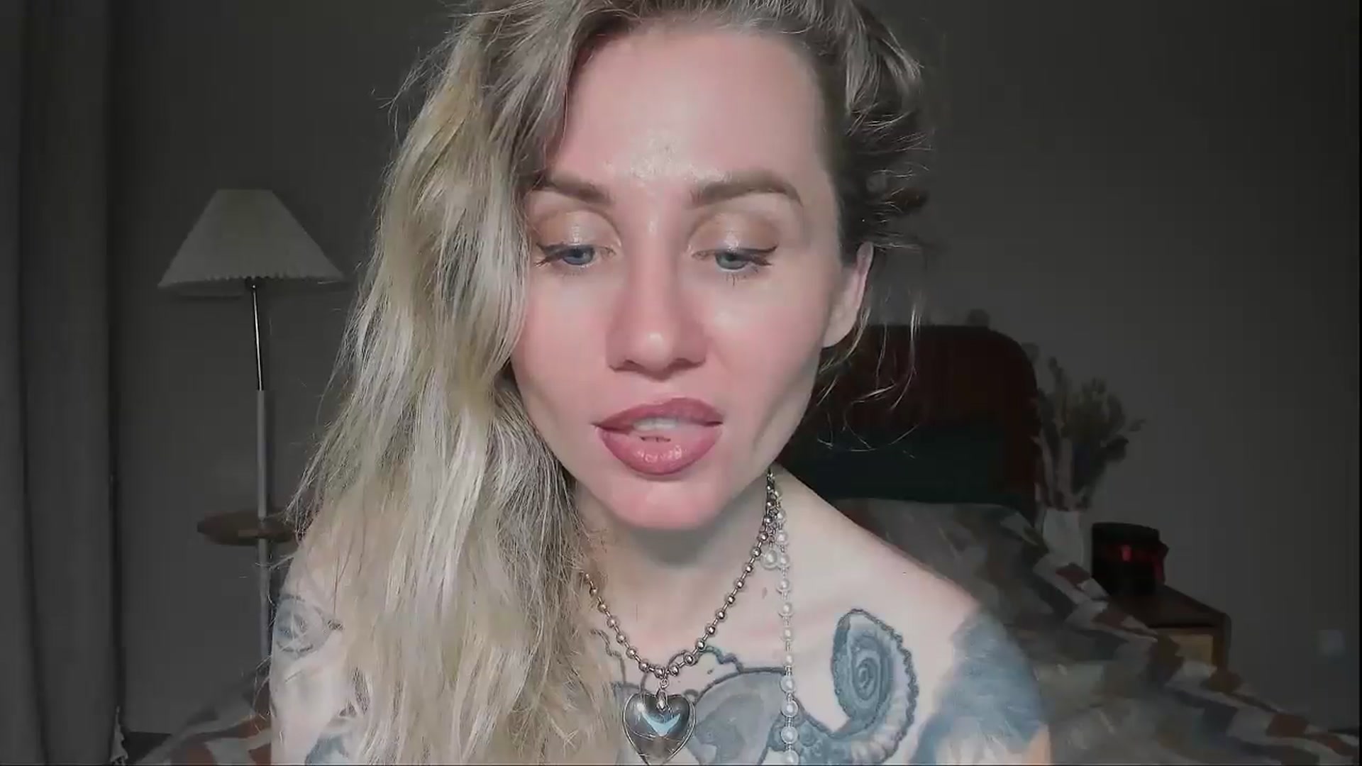 Gallery image thumbnail from Alexa_Smithhh's myfreecams stream on, 07/25/2025, 20:31 image 17 of 20
