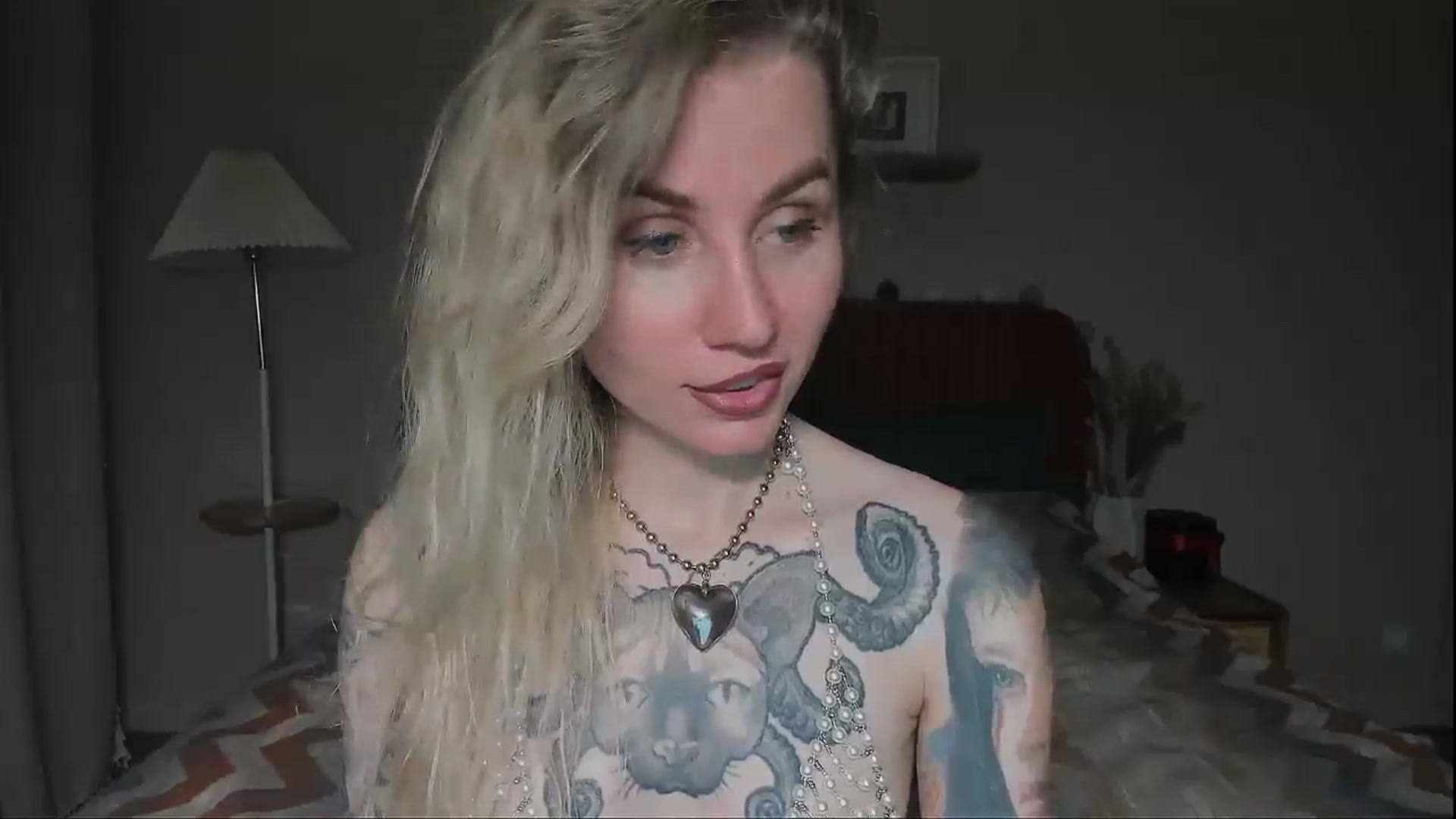 Gallery image thumbnail from Alexa_Smithhh's myfreecams stream on, 07/25/2025, 20:31 image 18 of 20
