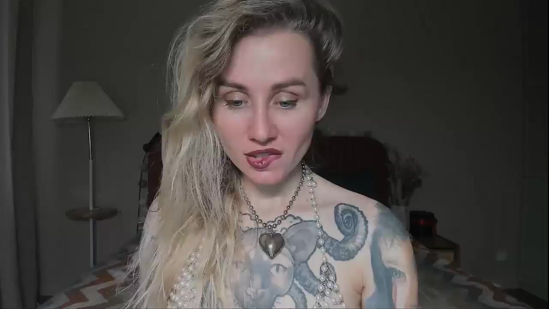 Gallery image thumbnail from Alexa_Smithhh's myfreecams stream on, 07/25/2025, 20:31 image 4 of 20