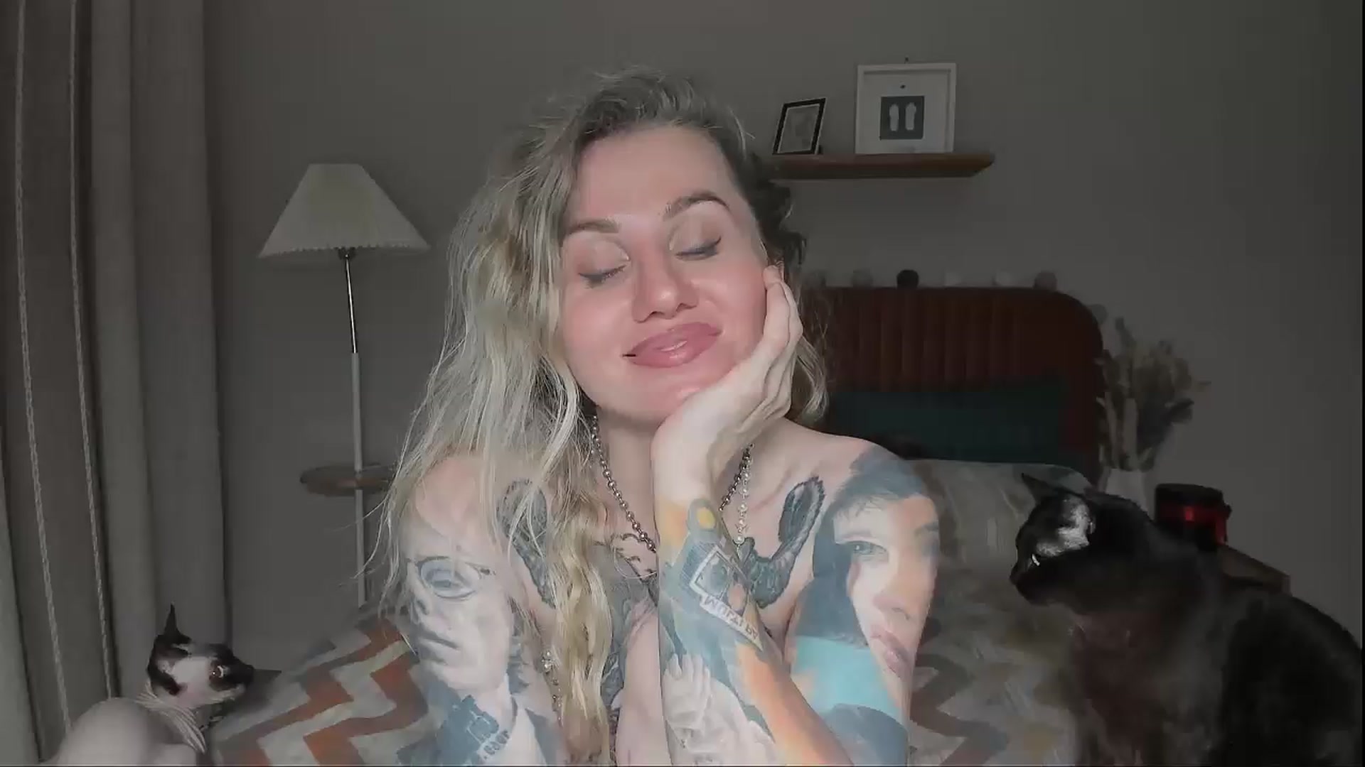 Gallery image thumbnail from Alexa_Smithhh's myfreecams stream on, 07/25/2025, 21:50 image 13 of 20