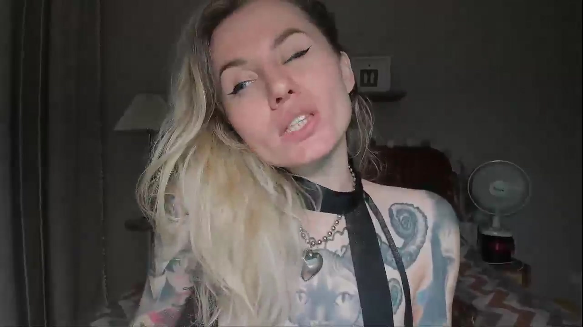 Gallery image thumbnail from Alexa_Smithhh's myfreecams stream on, 08/05/2025, 21:13 image 16 of 20