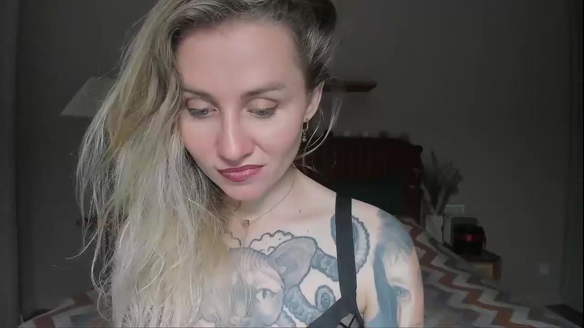 Gallery image thumbnail from Alexa_Smithhh's myfreecams stream on, 08/11/2025, 21:30 image 16 of 20