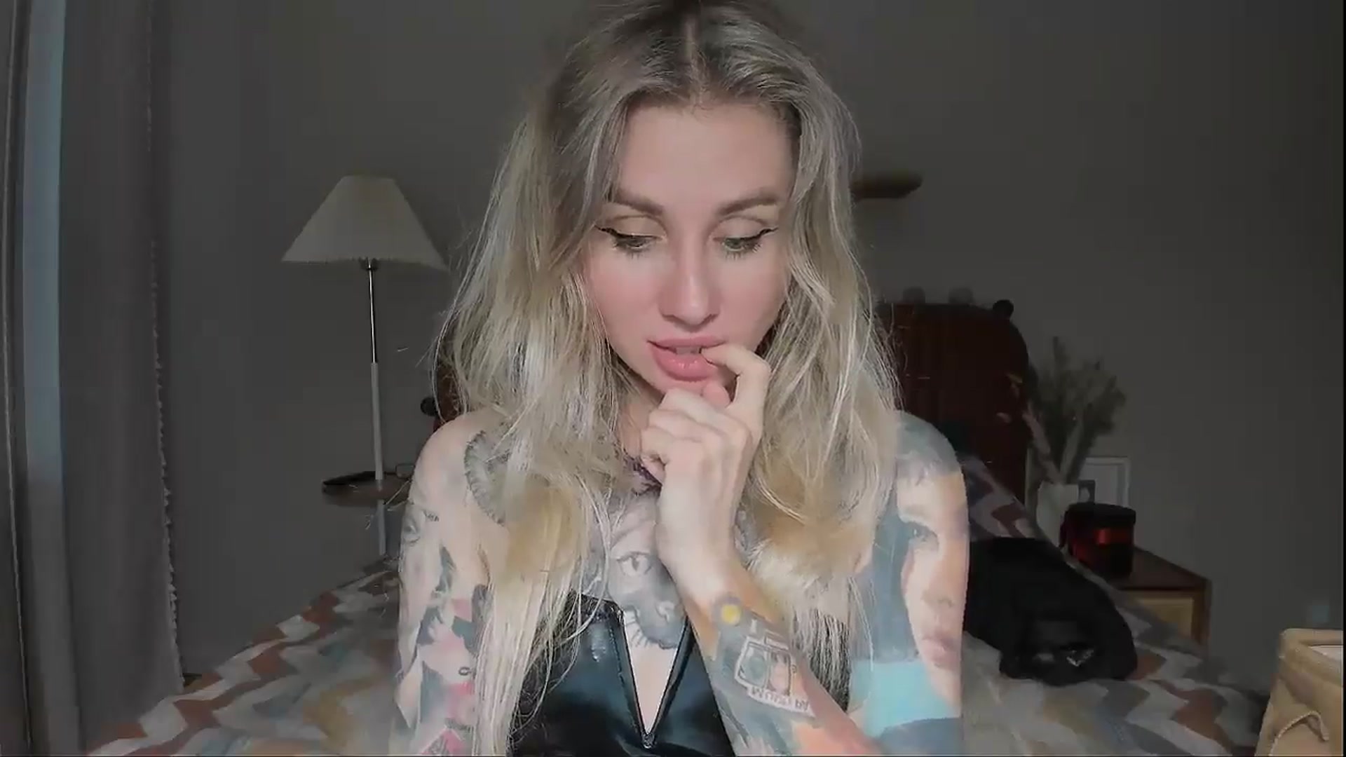 Gallery image thumbnail from Alexa_Smithhh's myfreecams stream on, 08/17/2025, 19:28 image 2 of 20