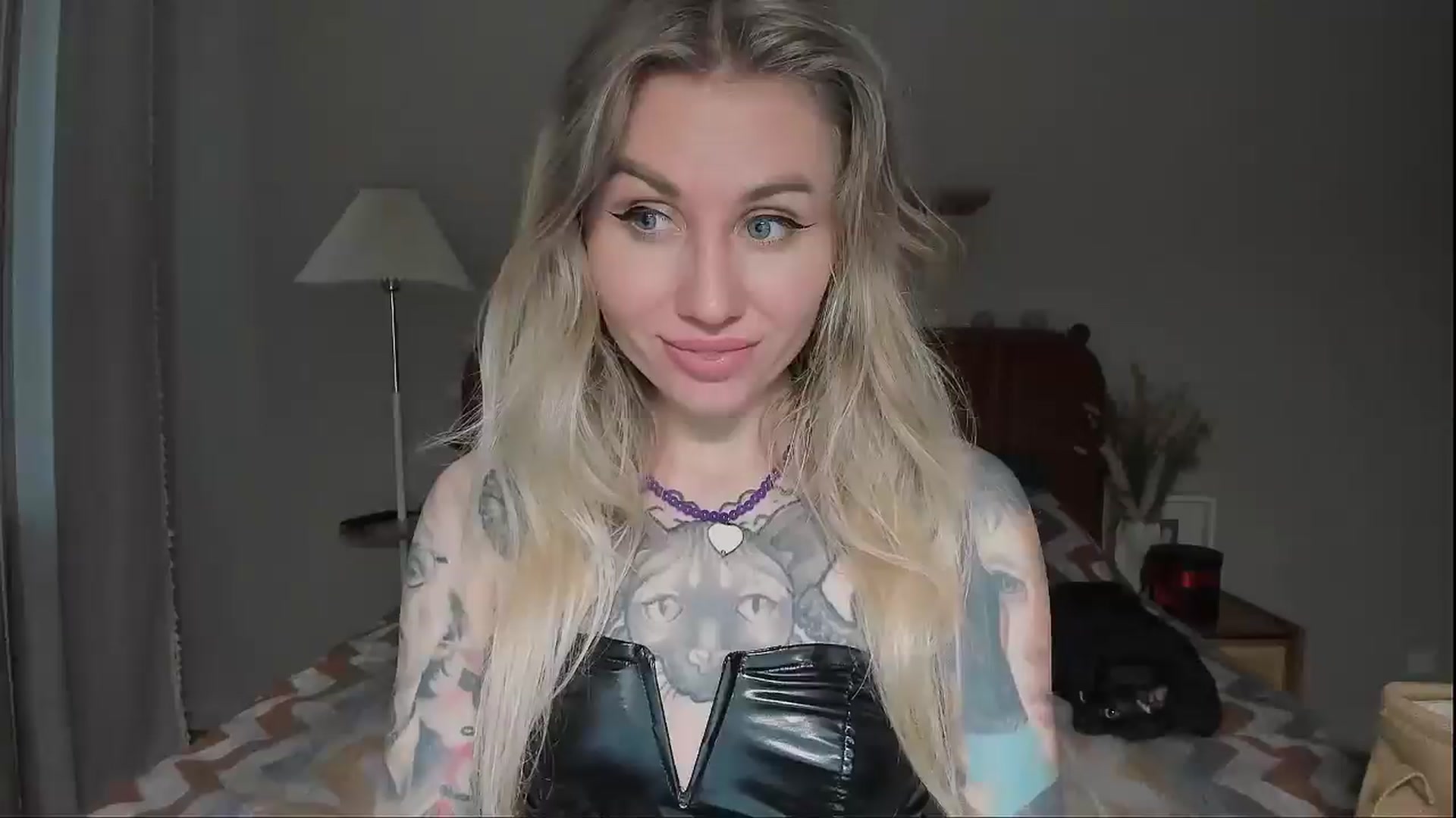 Gallery image thumbnail from Alexa_Smithhh's myfreecams stream on, 08/17/2025, 19:28 image 1 of 20