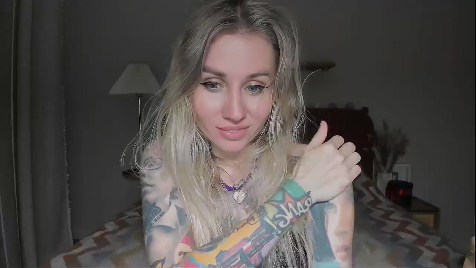 Gallery image thumbnail from Alexa_Smithhh's myfreecams stream on, 08/17/2025, 20:33 image 3 of 20