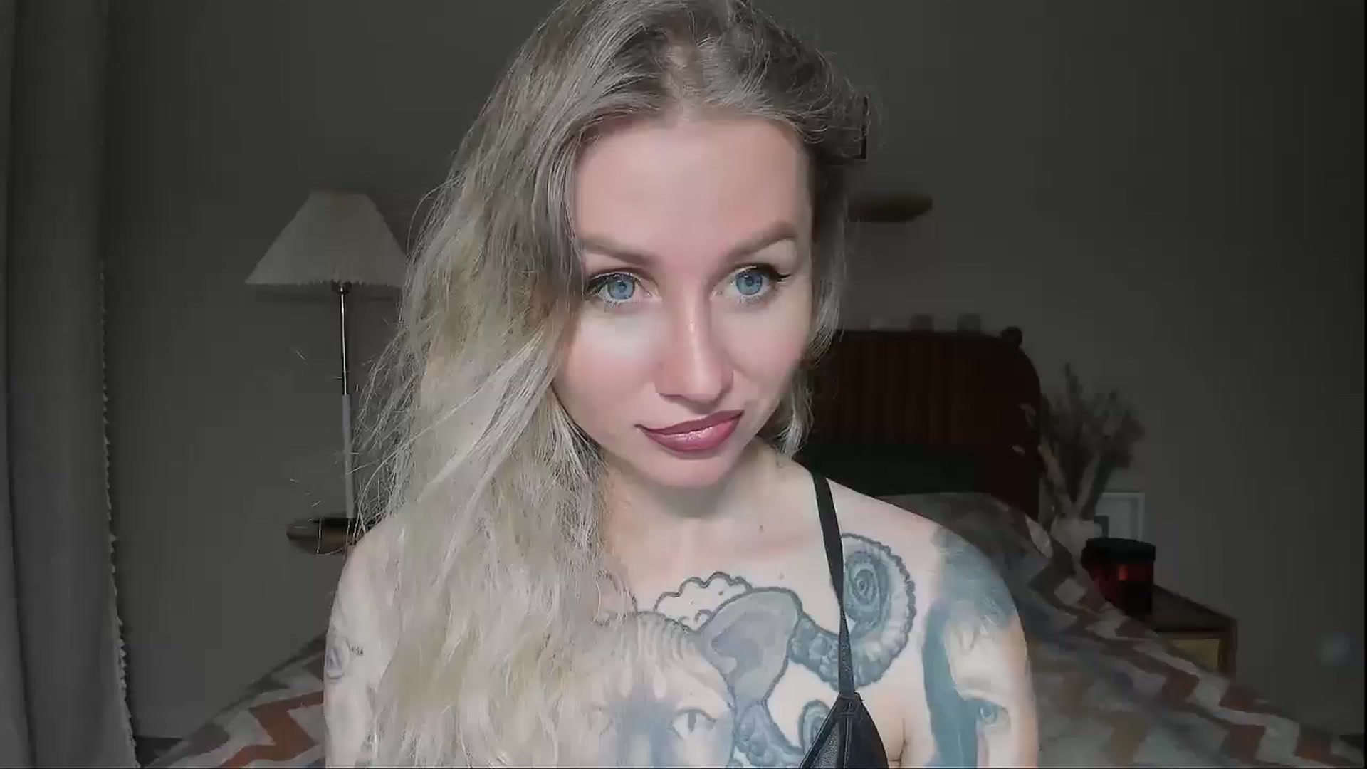 Gallery image thumbnail from Alexa_Smithhh's myfreecams stream on, 08/18/2025, 21:04 image 2 of 20