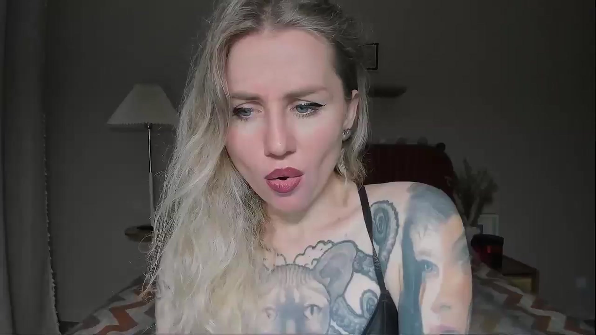 Gallery image thumbnail from Alexa_Smithhh's myfreecams stream on, 08/18/2025, 21:04 image 3 of 20