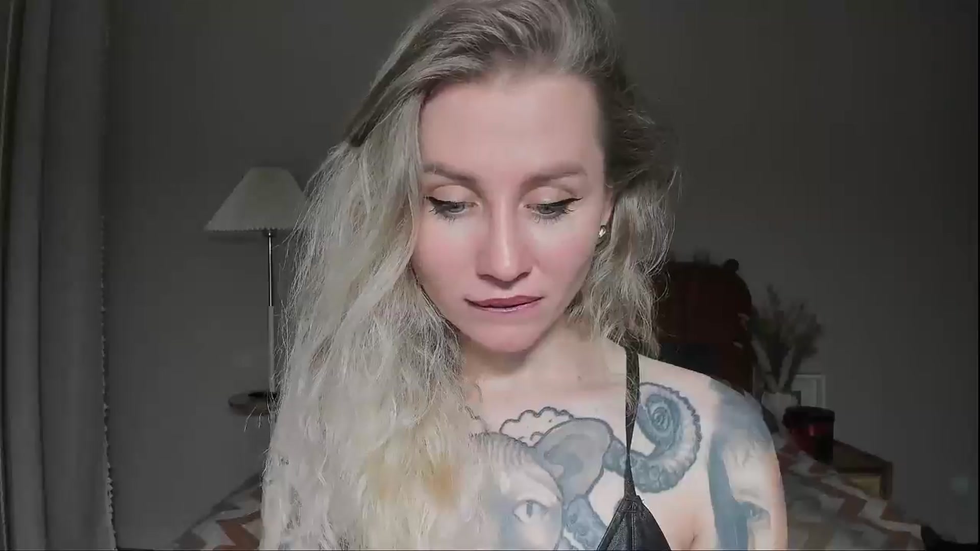 Gallery image thumbnail from Alexa_Smithhh's myfreecams stream on, 08/18/2025, 21:04 image 17 of 20