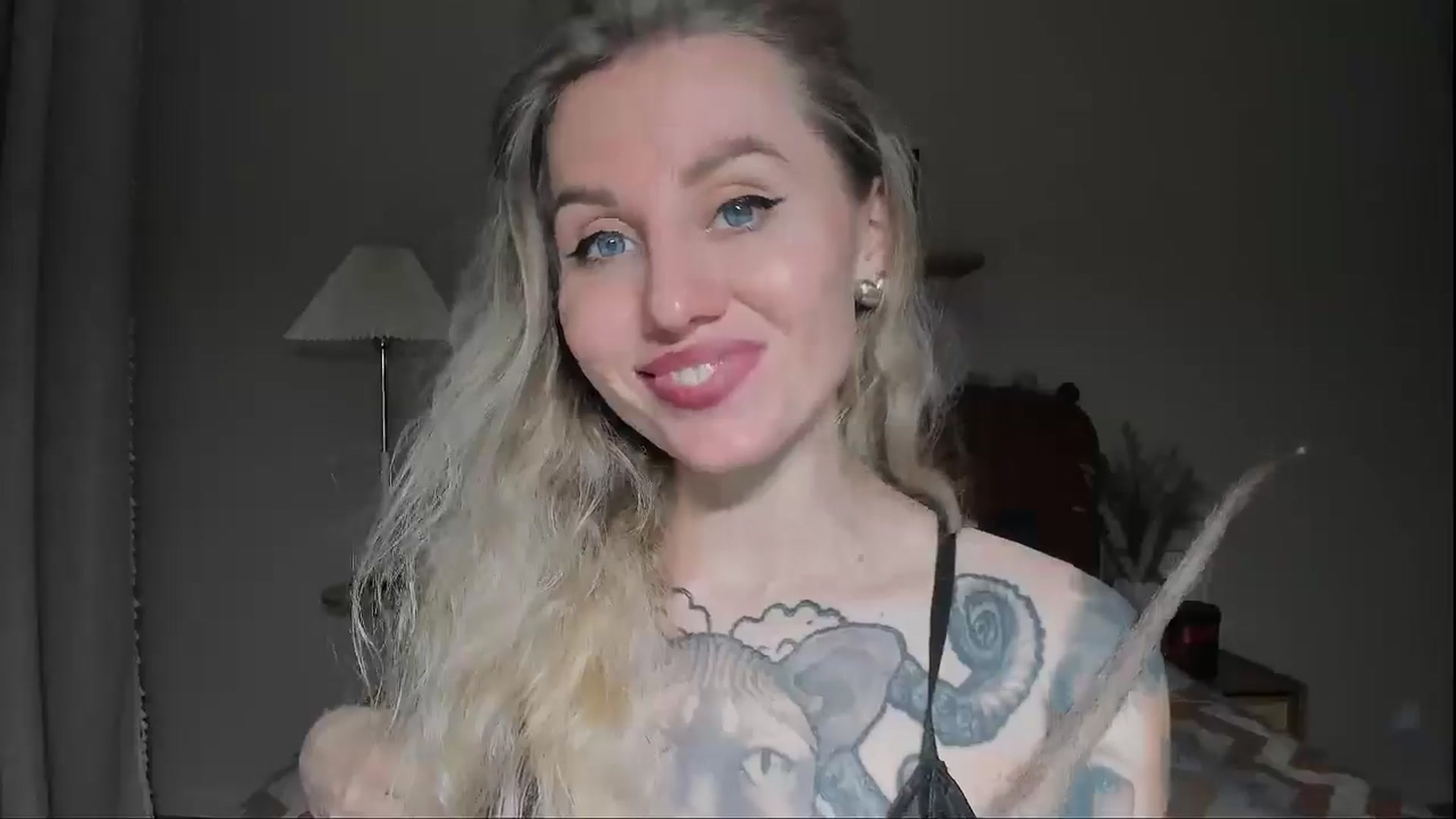 Gallery image thumbnail from Alexa_Smithhh's myfreecams stream on, 08/18/2025, 21:04 image 15 of 20