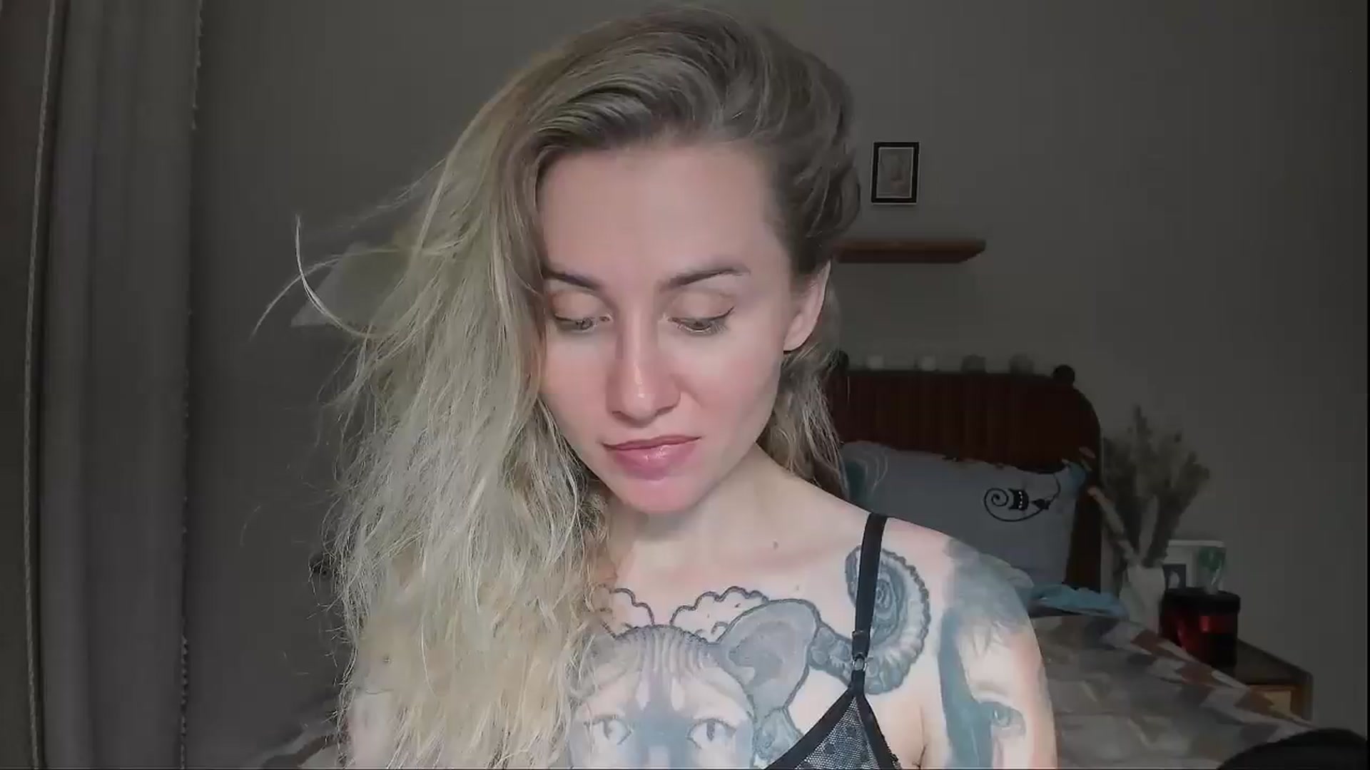 Gallery image thumbnail from Alexa_Smithhh's myfreecams stream on, 08/22/2025, 20:52 image 17 of 20