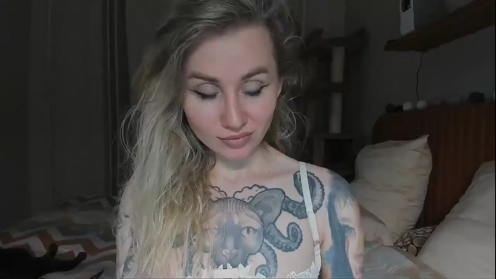 Gallery image thumbnail from Alexa_Smithhh's myfreecams stream on, 09/15/2025, 19:53 image 8 of 20