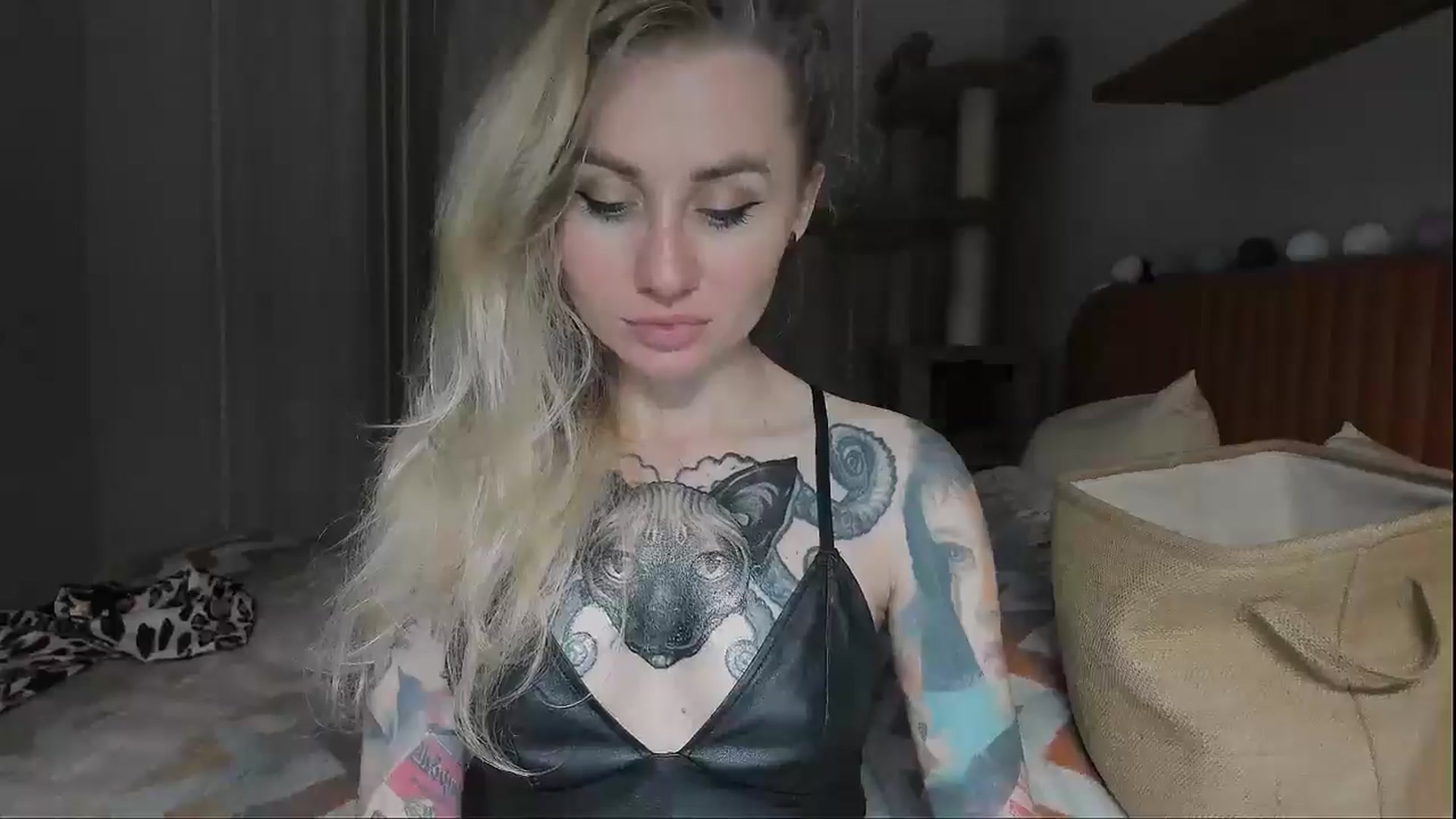 Gallery image thumbnail from Alexa_Smithhh's myfreecams stream on, 09/20/2025, 17:35 image 18 of 20