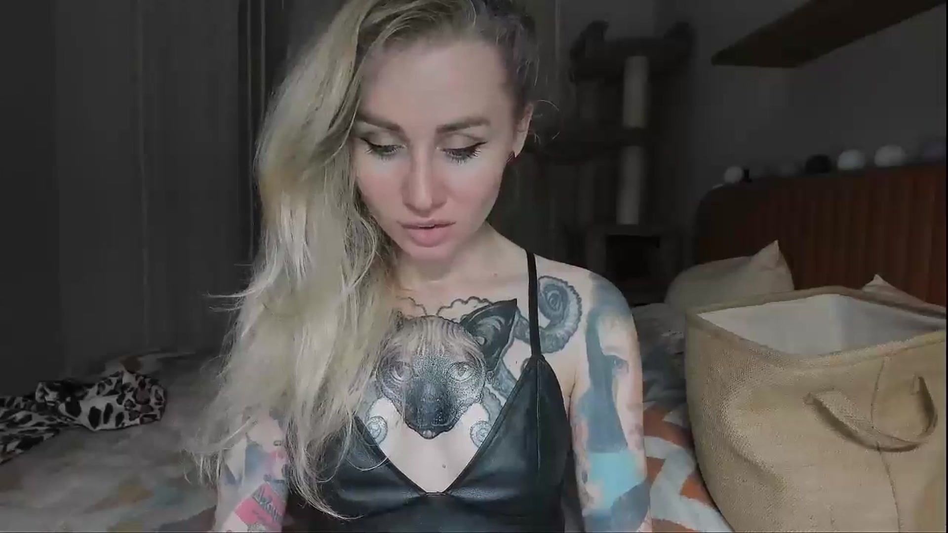 Gallery image thumbnail from Alexa_Smithhh's myfreecams stream on, 09/20/2025, 17:35 image 17 of 20