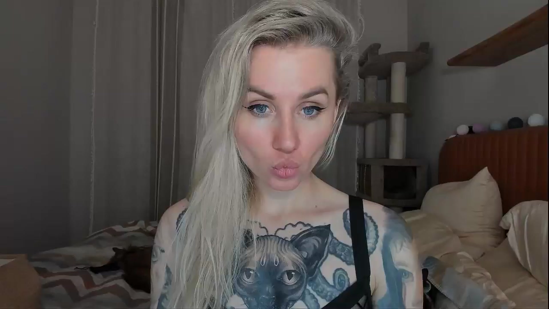 Gallery image thumbnail from Alexa_Smithhh's myfreecams stream on, 09/25/2025, 20:05 image 17 of 20
