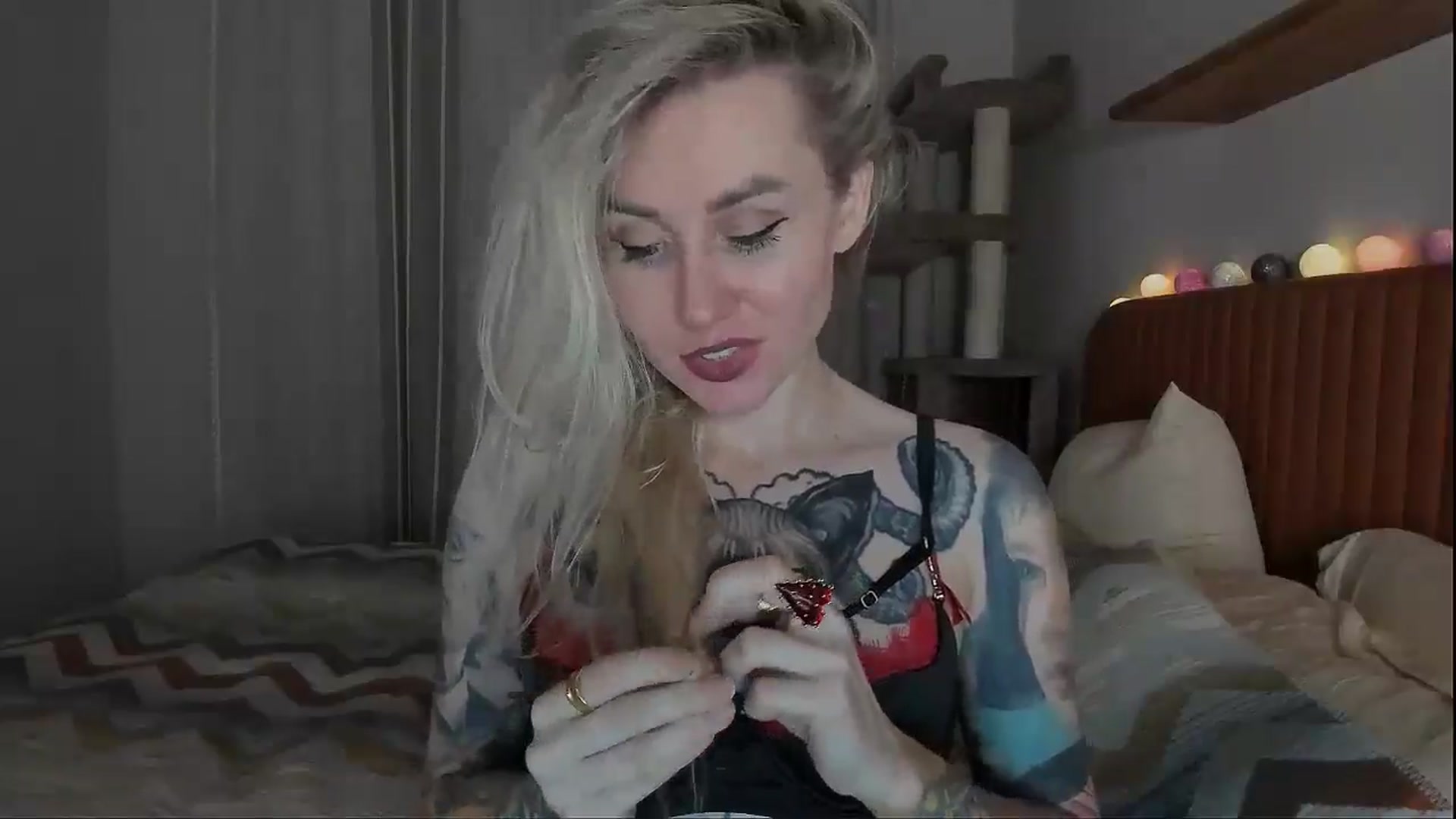 Gallery image thumbnail from Alexa_Smithhh's myfreecams stream on, 10/02/2025, 18:54 image 6 of 20