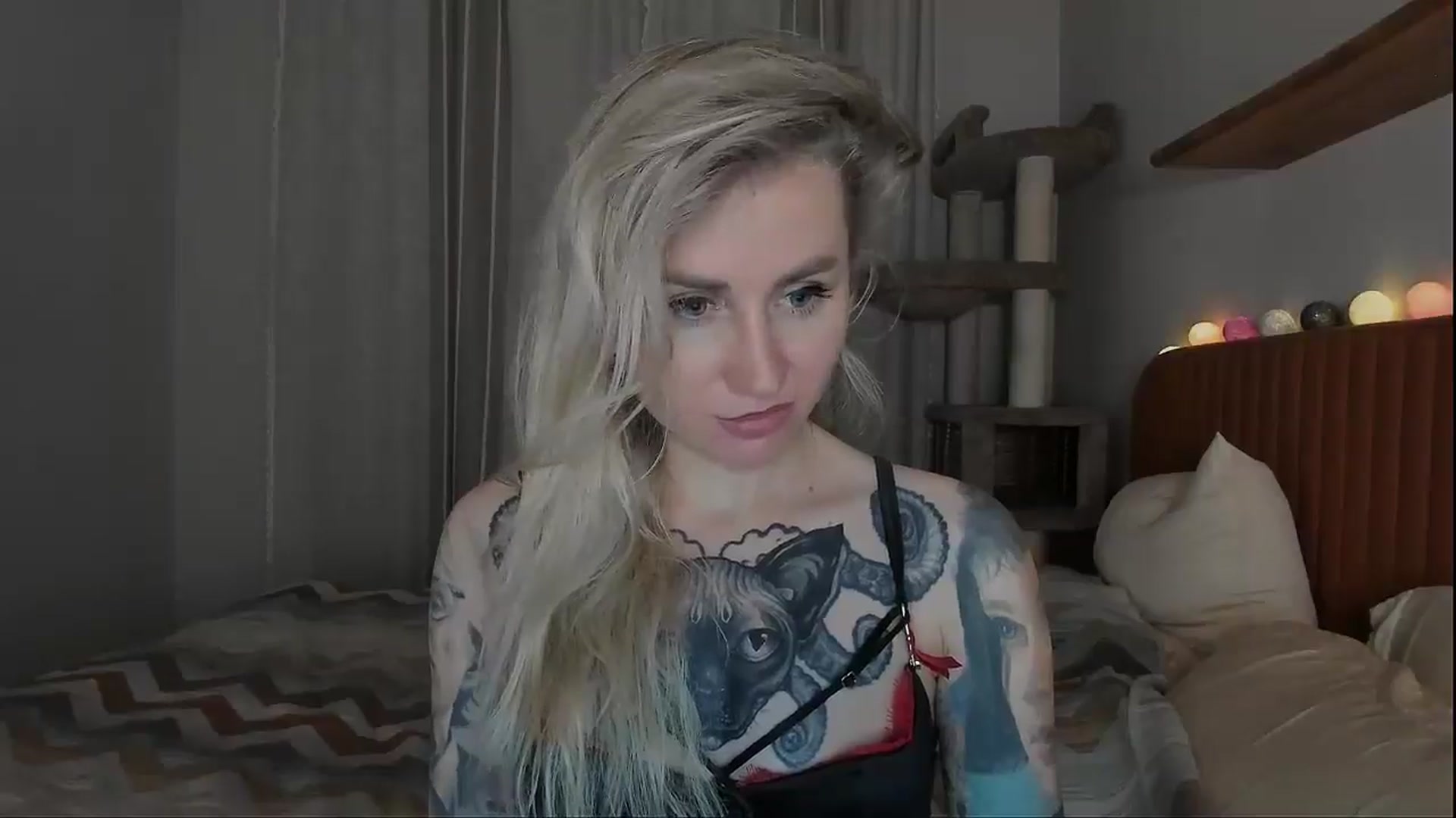 Gallery image thumbnail from Alexa_Smithhh's myfreecams stream on, 10/02/2025, 21:27 image 13 of 20
