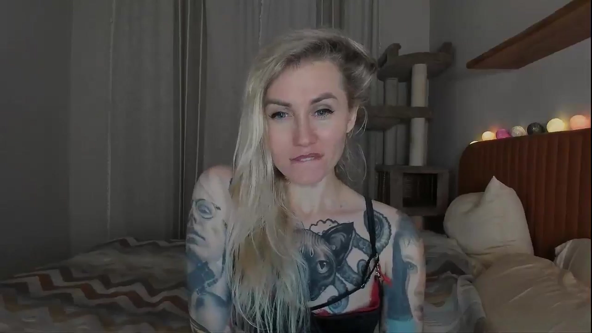 Gallery image thumbnail from Alexa_Smithhh's myfreecams stream on, 10/02/2025, 21:27 image 12 of 20