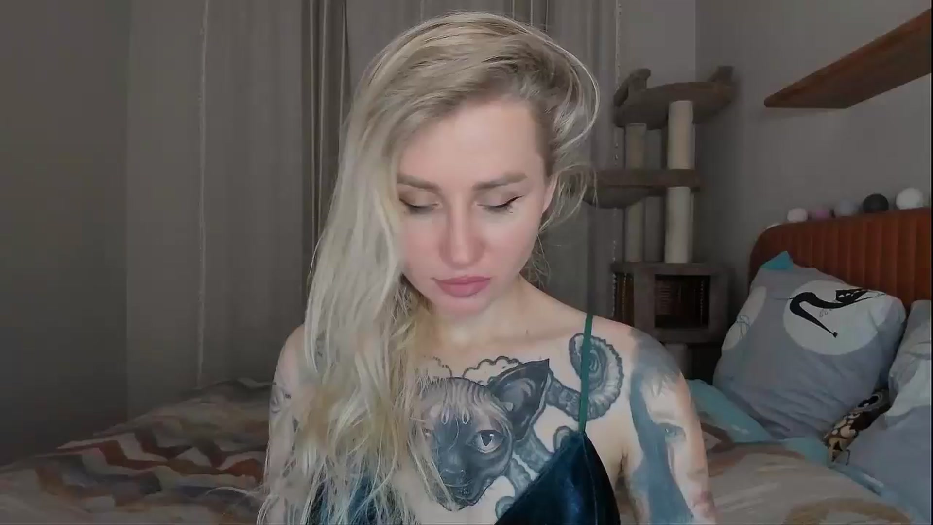 Gallery image thumbnail from Alexa_Smithhh's myfreecams stream on, 10/03/2025, 18:07 image 7 of 20