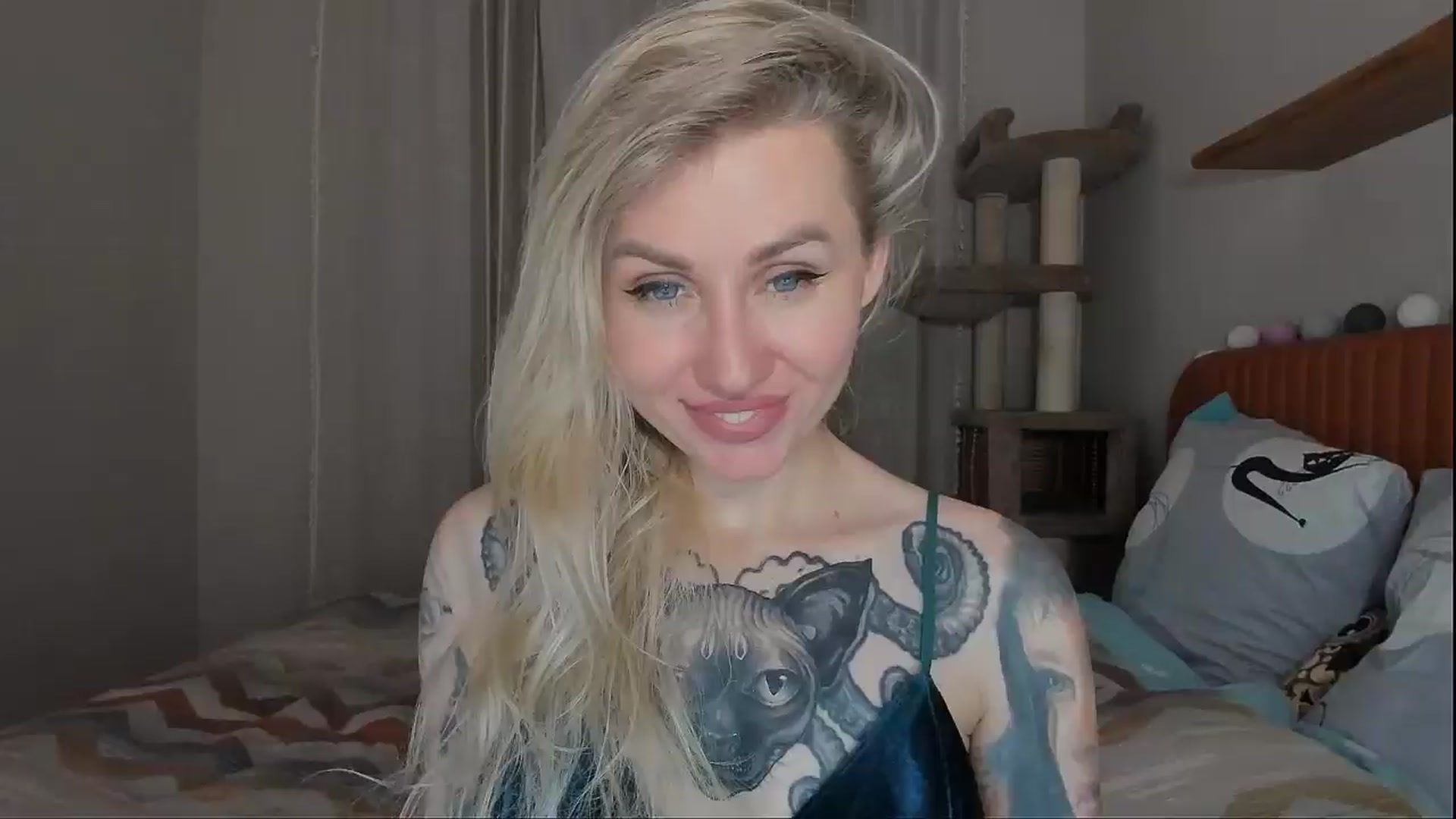 Gallery image thumbnail from Alexa_Smithhh's myfreecams stream on, 10/03/2025, 18:07 image 2 of 20