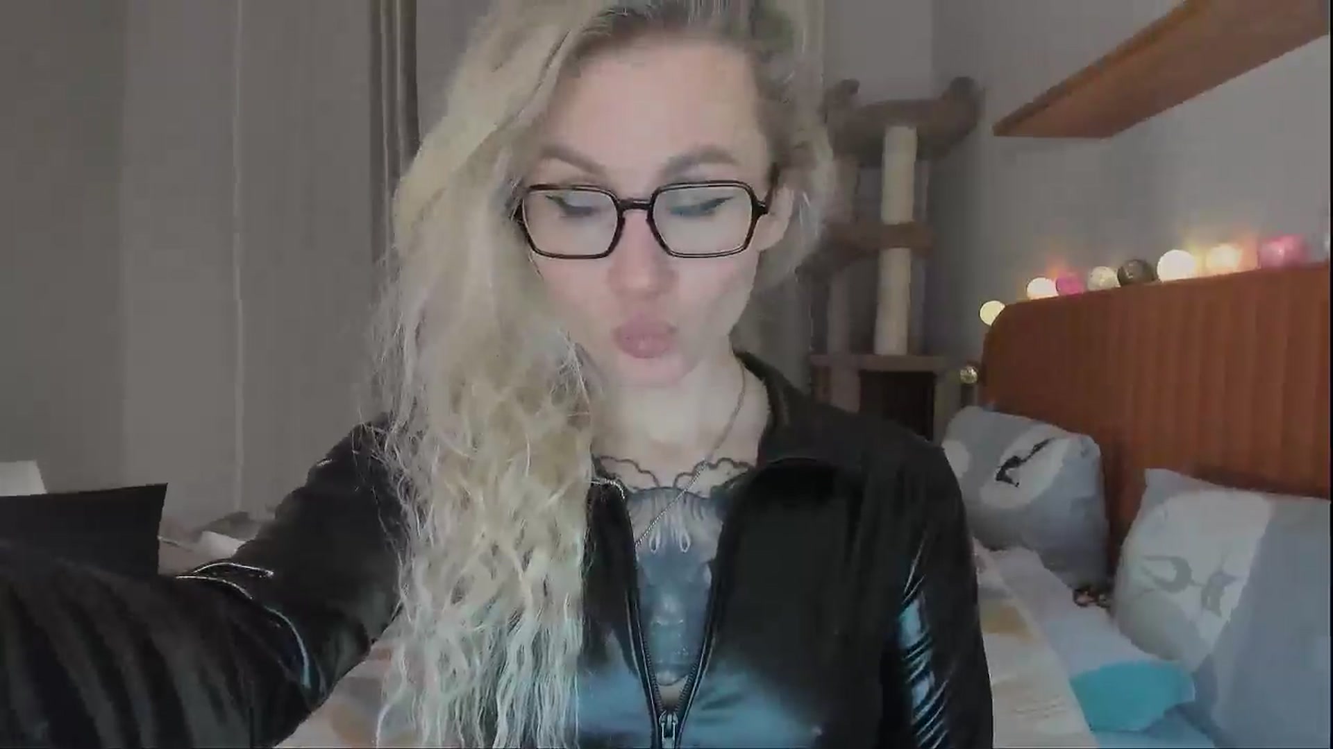 Gallery image thumbnail from Alexa_Smithhh's myfreecams stream on, 10/13/2025, 19:03 image 10 of 20