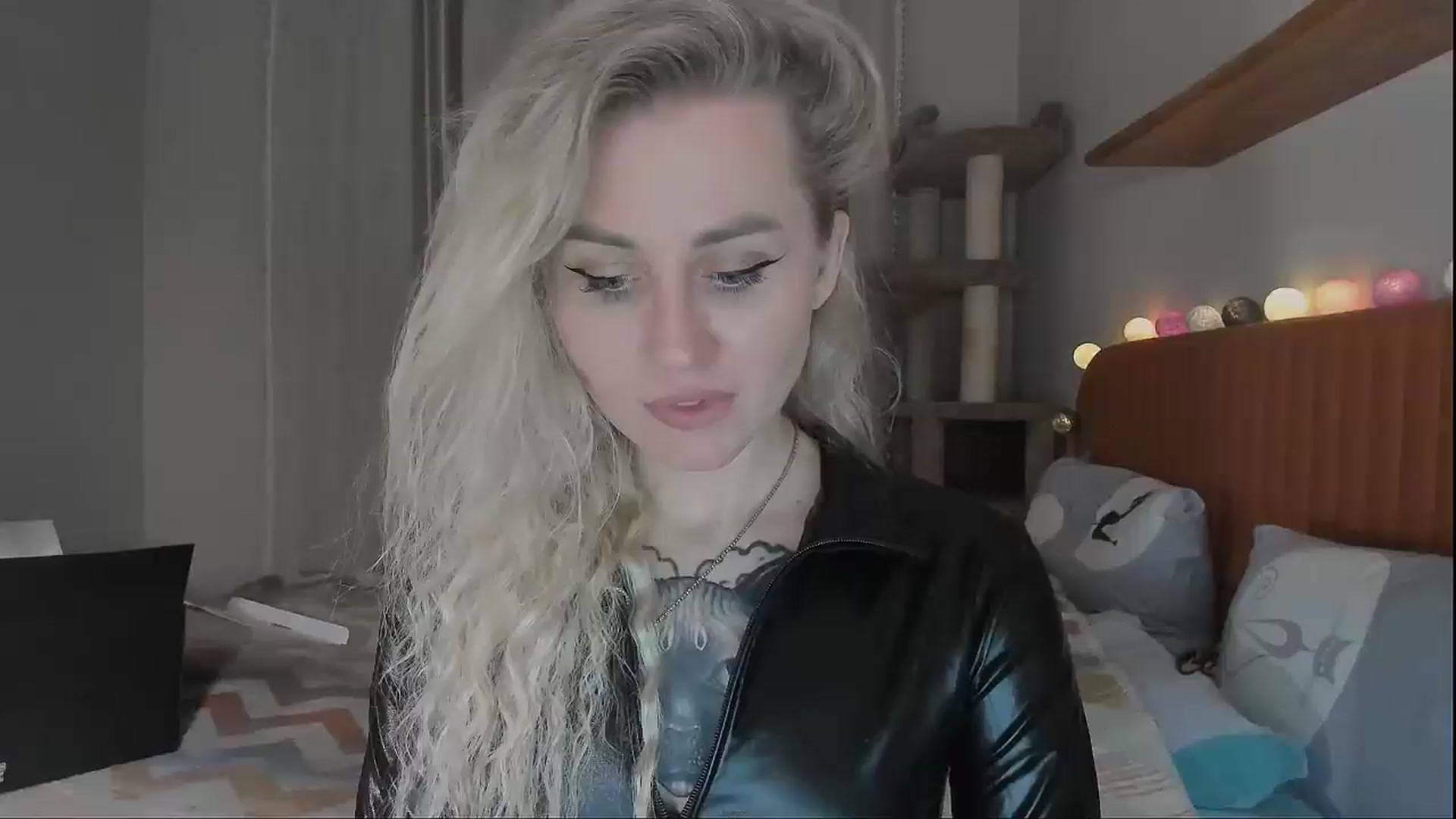 Gallery image thumbnail from Alexa_Smithhh's myfreecams stream on, 10/13/2025, 19:03 image 14 of 20