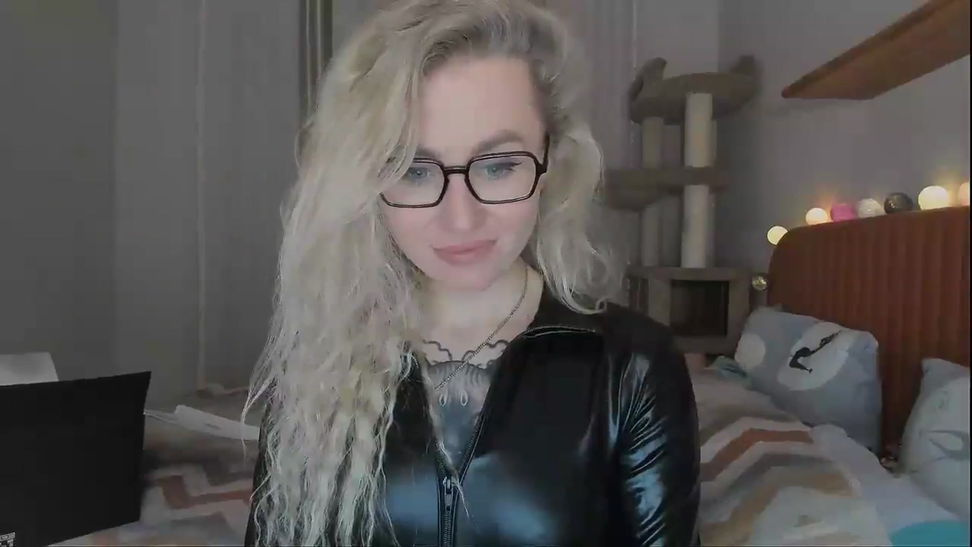 Gallery image thumbnail from Alexa_Smithhh's myfreecams stream on, 10/13/2025, 19:03 image 9 of 20
