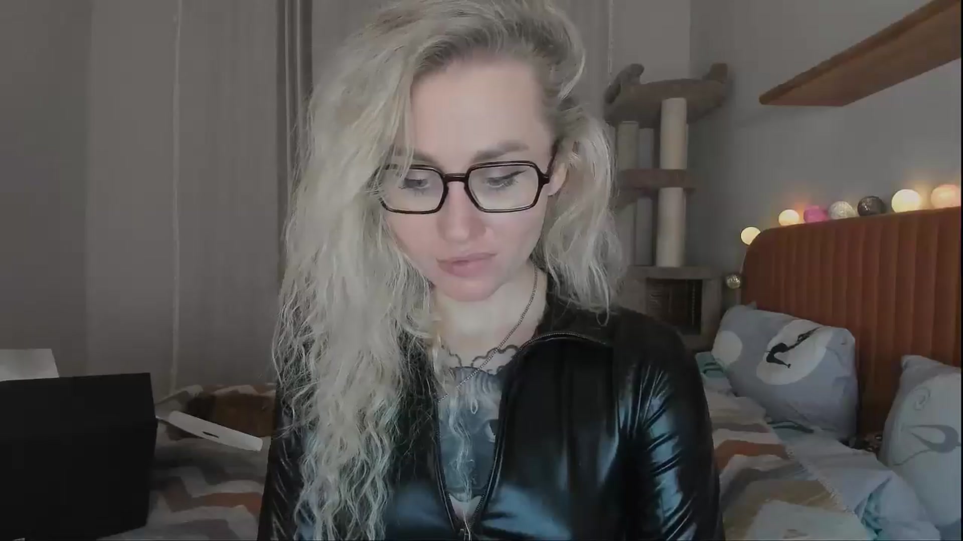Gallery image thumbnail from Alexa_Smithhh's myfreecams stream on, 10/13/2025, 20:36 image 17 of 20