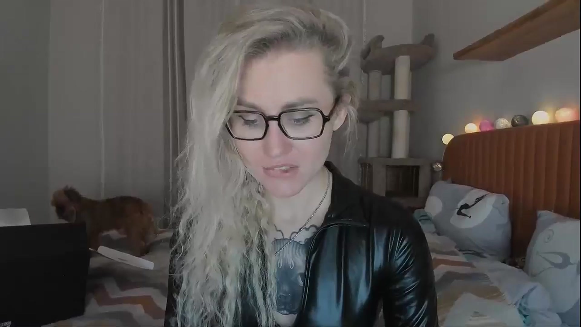 Gallery image thumbnail from Alexa_Smithhh's myfreecams stream on, 10/13/2025, 20:36 image 4 of 20