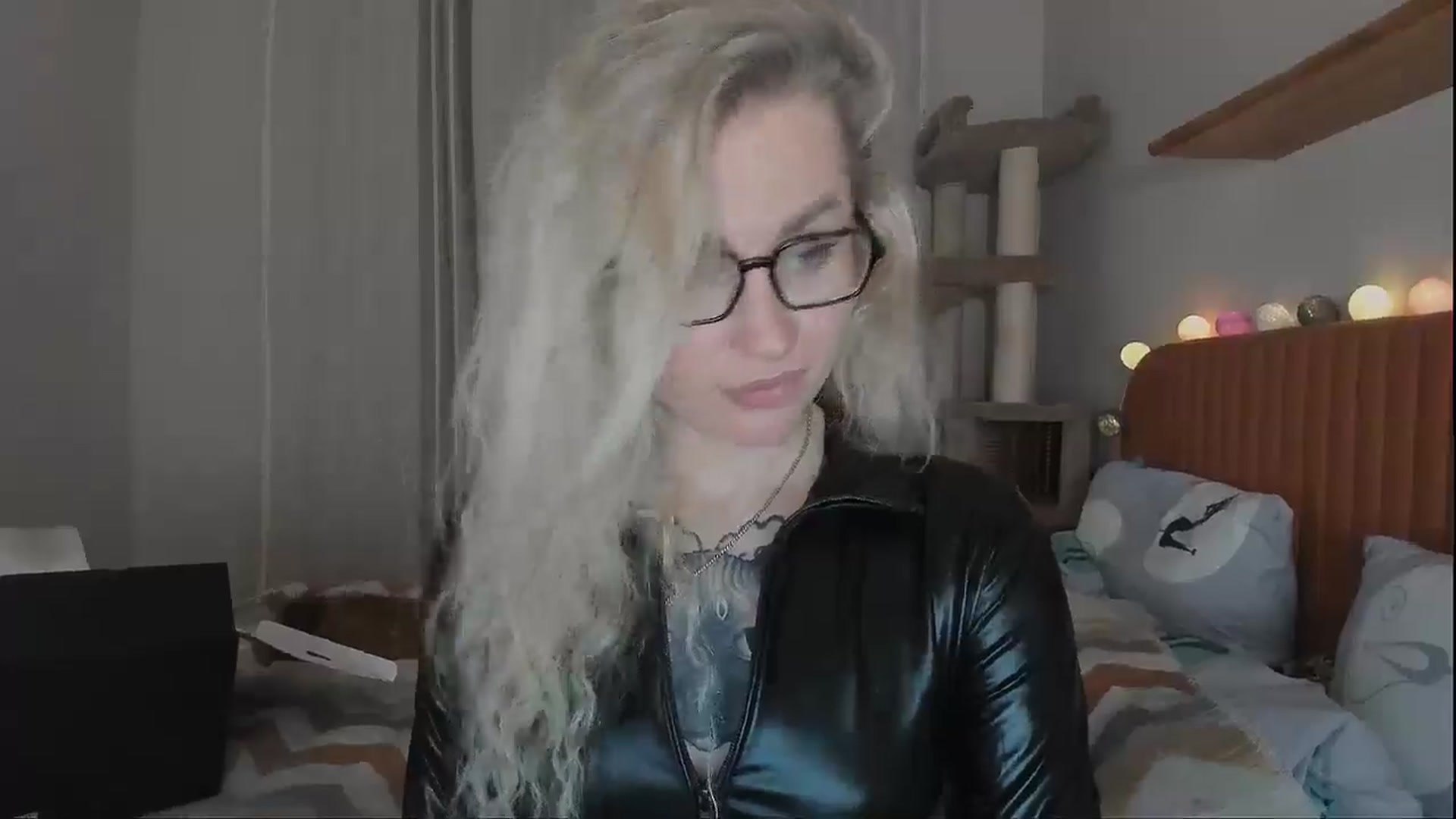 Gallery image thumbnail from Alexa_Smithhh's myfreecams stream on, 10/13/2025, 20:36 image 18 of 20