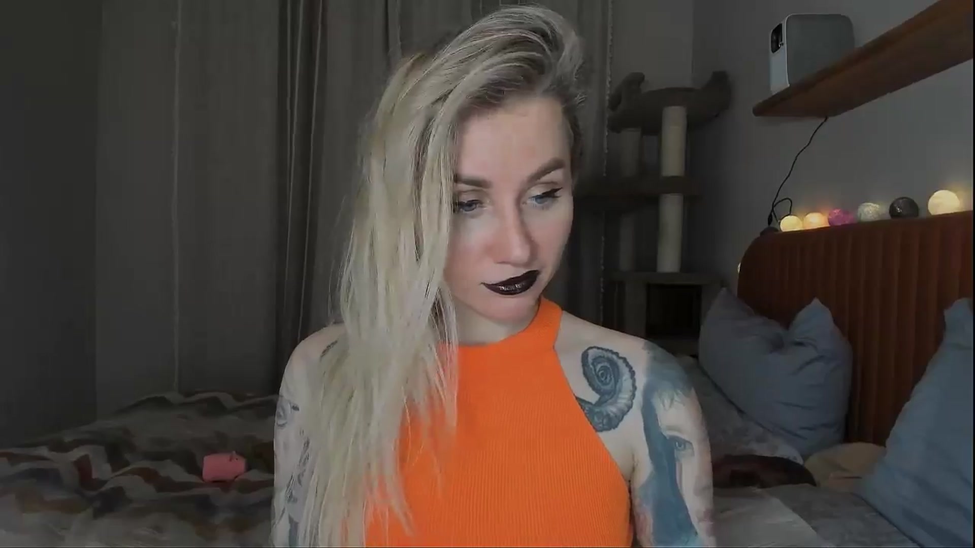 Gallery image thumbnail from Alexa_Smithhh's myfreecams stream on, 10/31/2025, 18:59 image 19 of 20