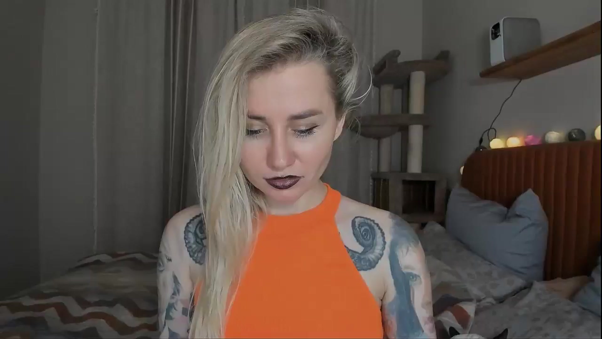 Gallery image thumbnail from Alexa_Smithhh's myfreecams stream on, 10/31/2025, 21:08 image 19 of 20