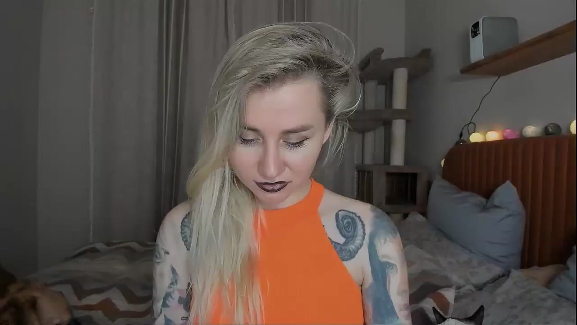 Gallery image thumbnail from Alexa_Smithhh's myfreecams stream on, 10/31/2025, 21:08 image 17 of 20