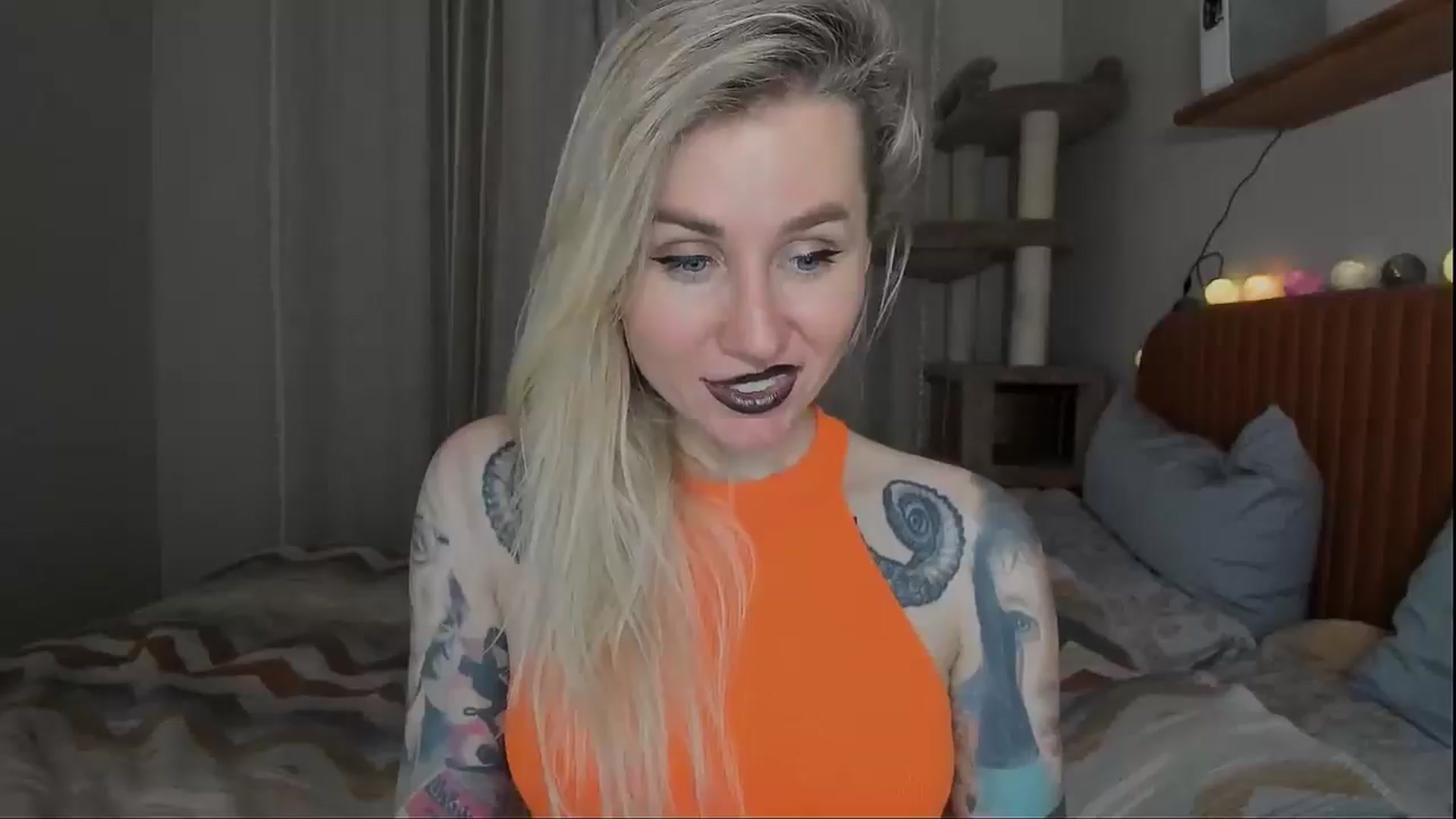 Gallery image thumbnail from Alexa_Smithhh's myfreecams stream on, 10/31/2025, 21:08 image 5 of 20