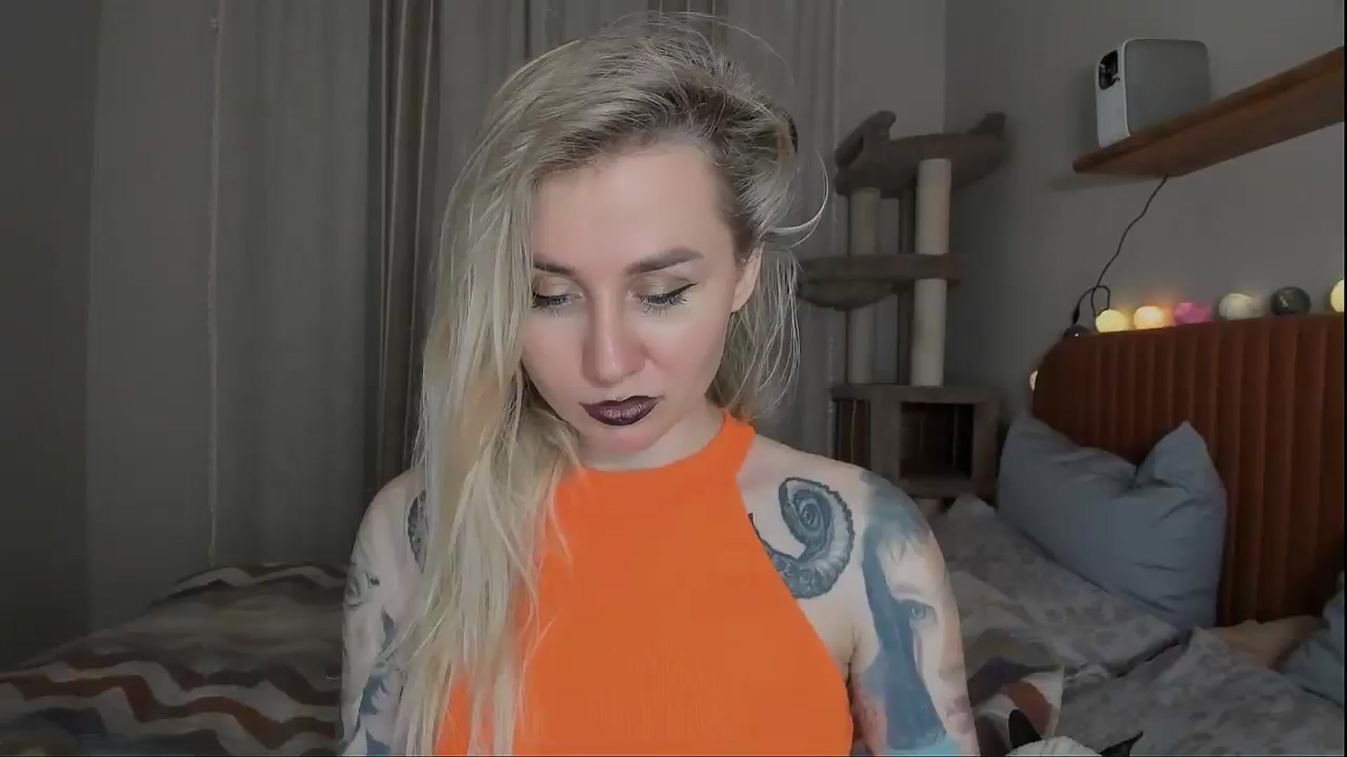 Gallery image thumbnail from Alexa_Smithhh's myfreecams stream on, 10/31/2025, 21:08 image 18 of 20