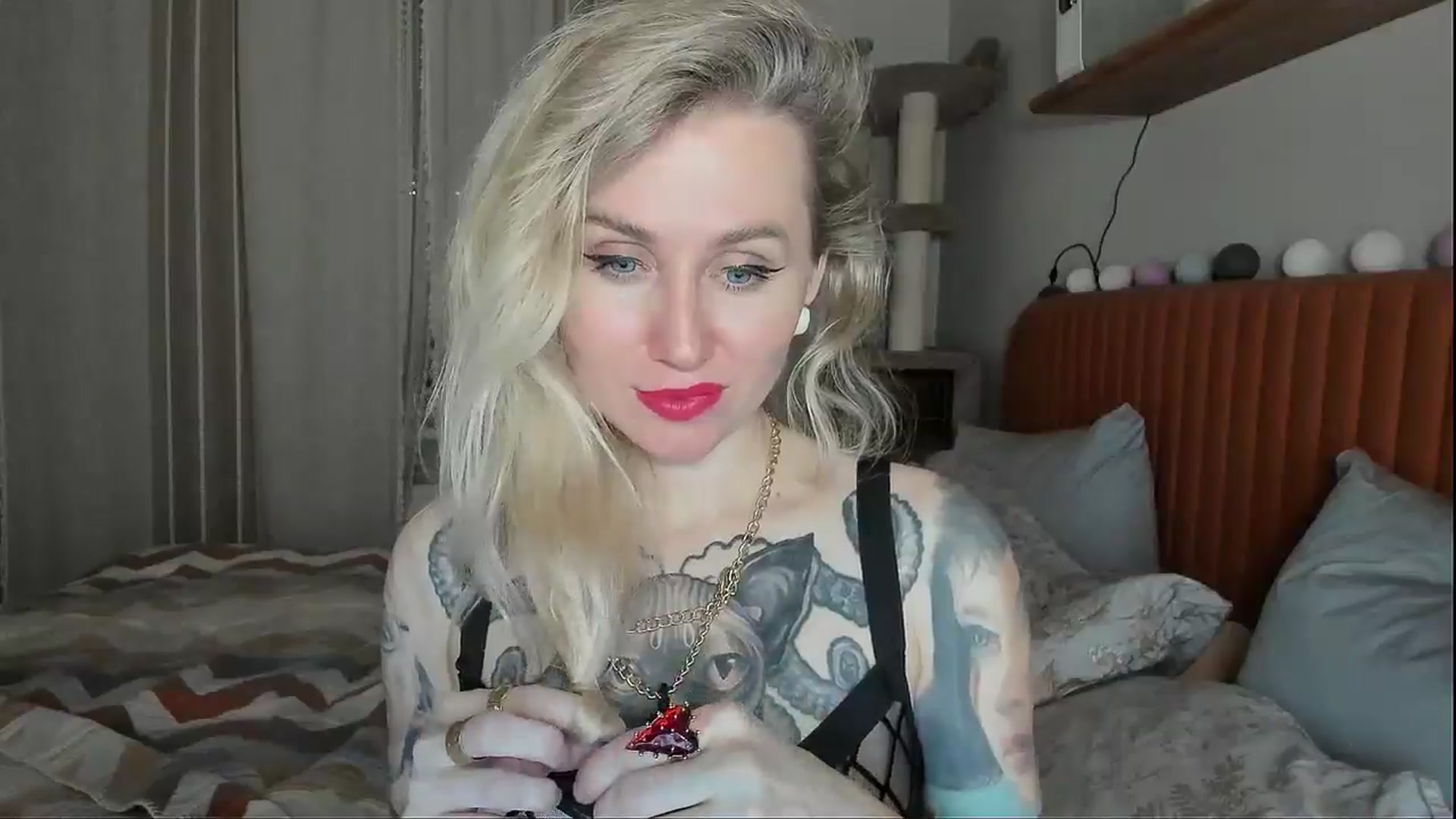 Gallery image thumbnail from Alexa_Smithhh's myfreecams stream on, 11/10/2025, 18:51 image 16 of 20