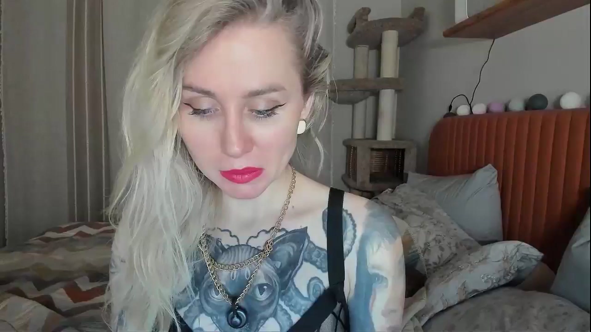 Gallery image thumbnail from Alexa_Smithhh's myfreecams stream on, 11/10/2025, 19:15 image 8 of 20