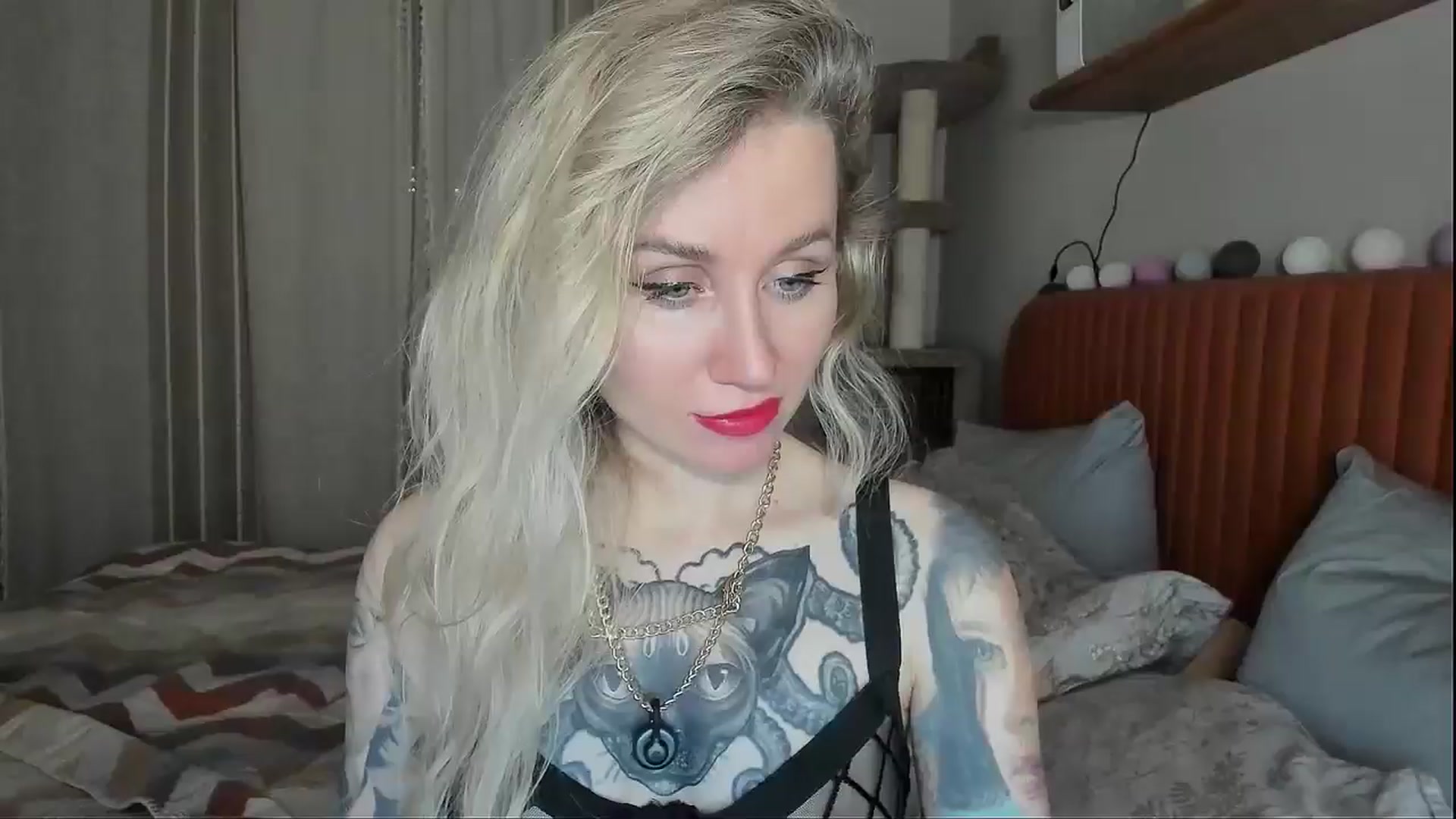 Gallery image thumbnail from Alexa_Smithhh's myfreecams stream on, 11/10/2025, 19:15 image 1 of 20