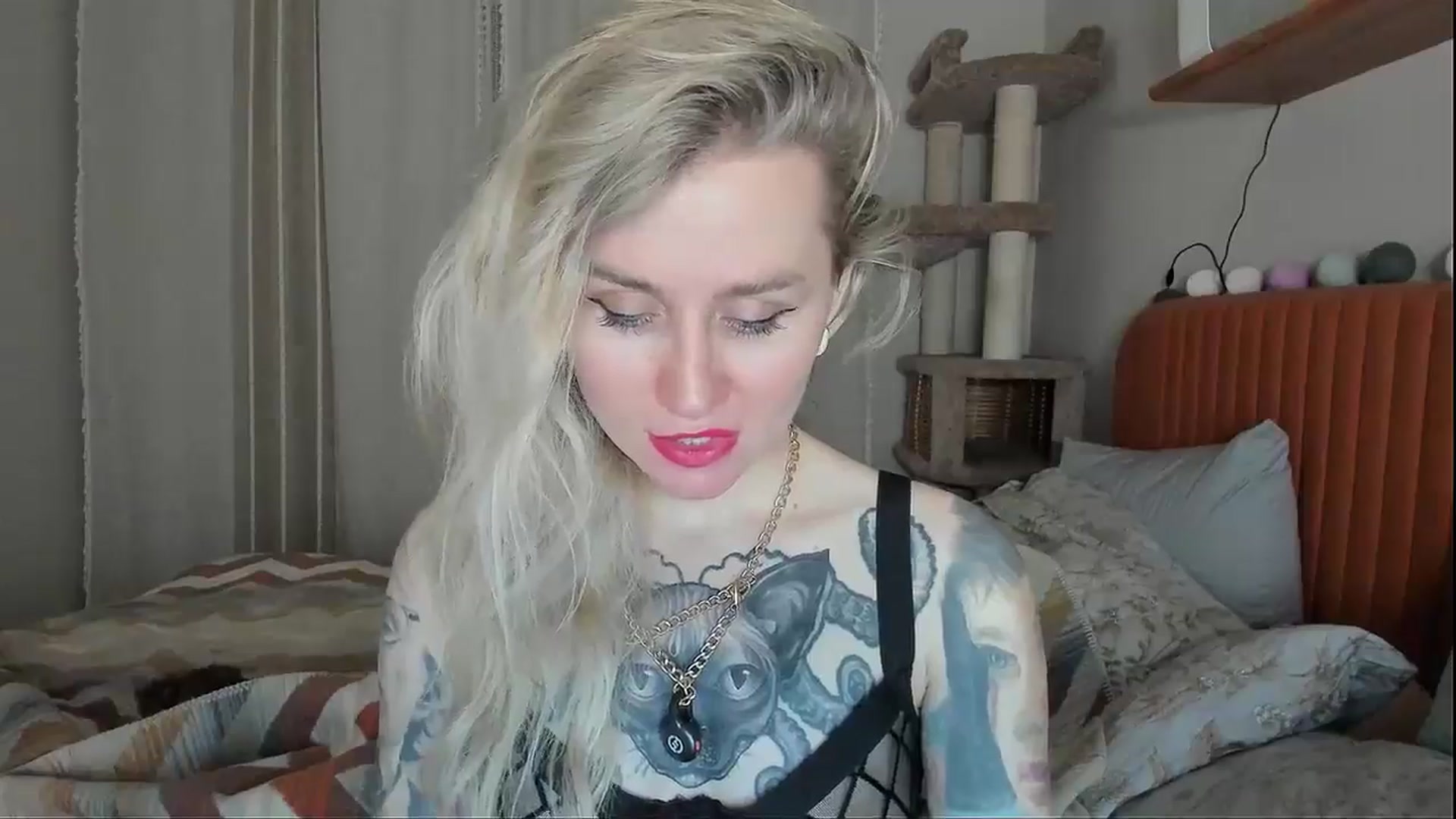 Gallery image thumbnail from Alexa_Smithhh's myfreecams stream on, 11/10/2025, 20:15 image 14 of 20