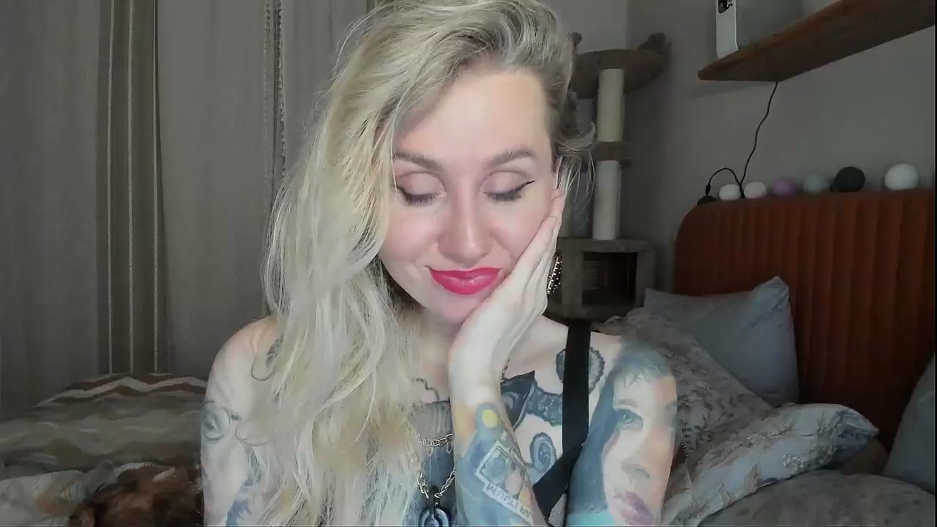 Gallery image thumbnail from Alexa_Smithhh's myfreecams stream on, 11/10/2025, 20:36 image 9 of 20