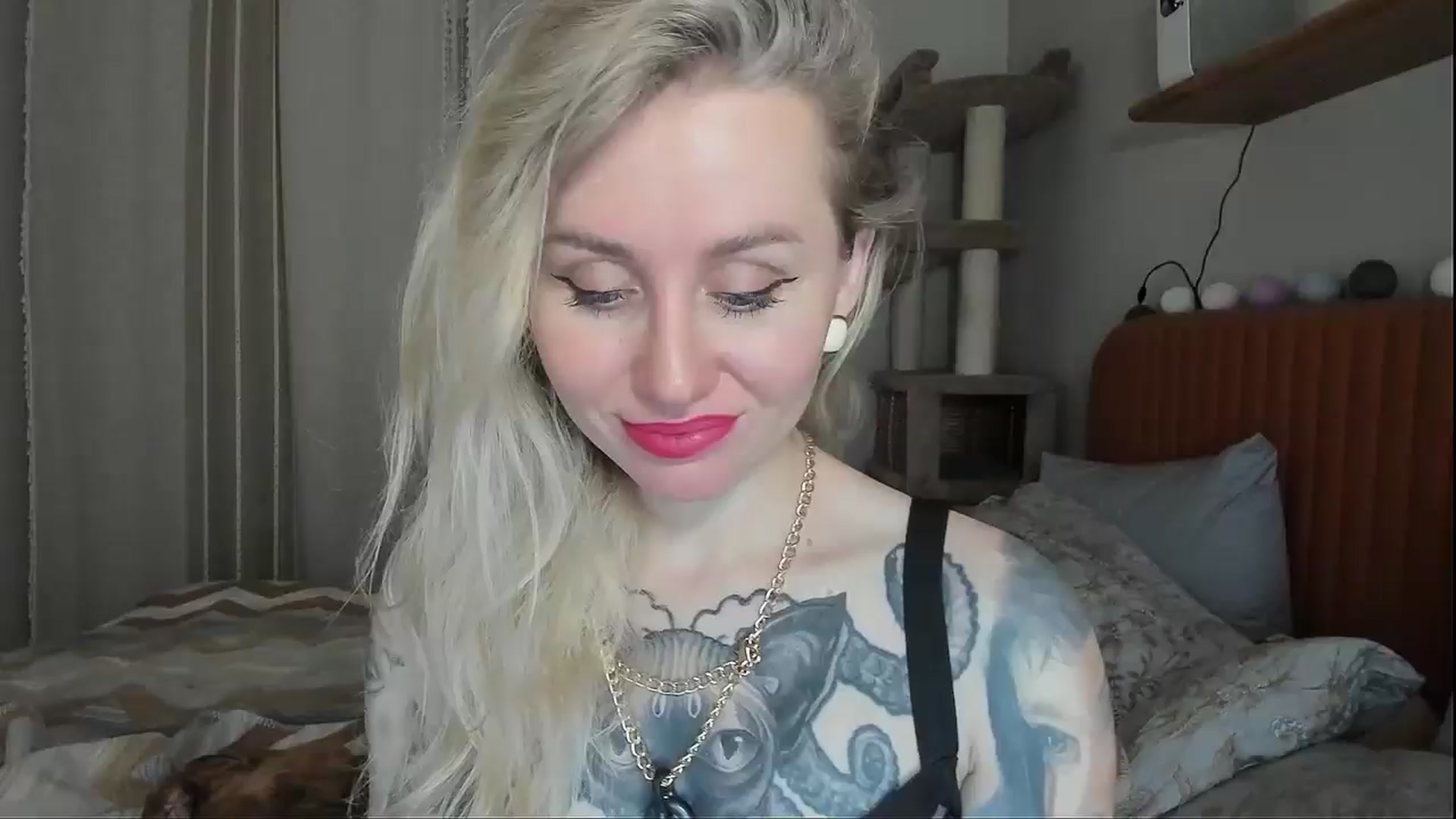 Gallery image thumbnail from Alexa_Smithhh's myfreecams stream on, 11/10/2025, 20:36 image 1 of 20
