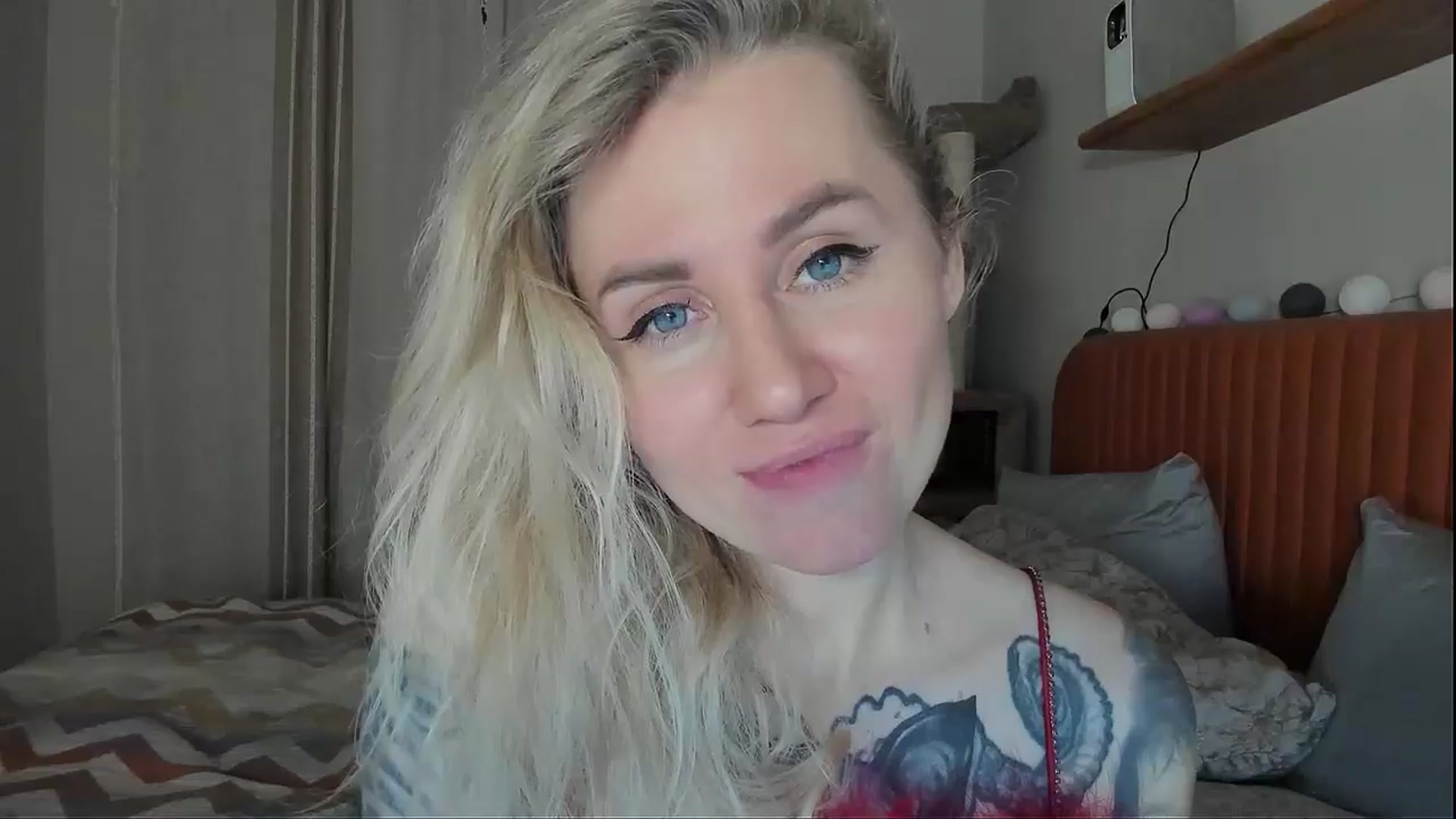 Gallery image thumbnail from Alexa_Smithhh's myfreecams stream on, 11/14/2025, 21:11 image 15 of 20