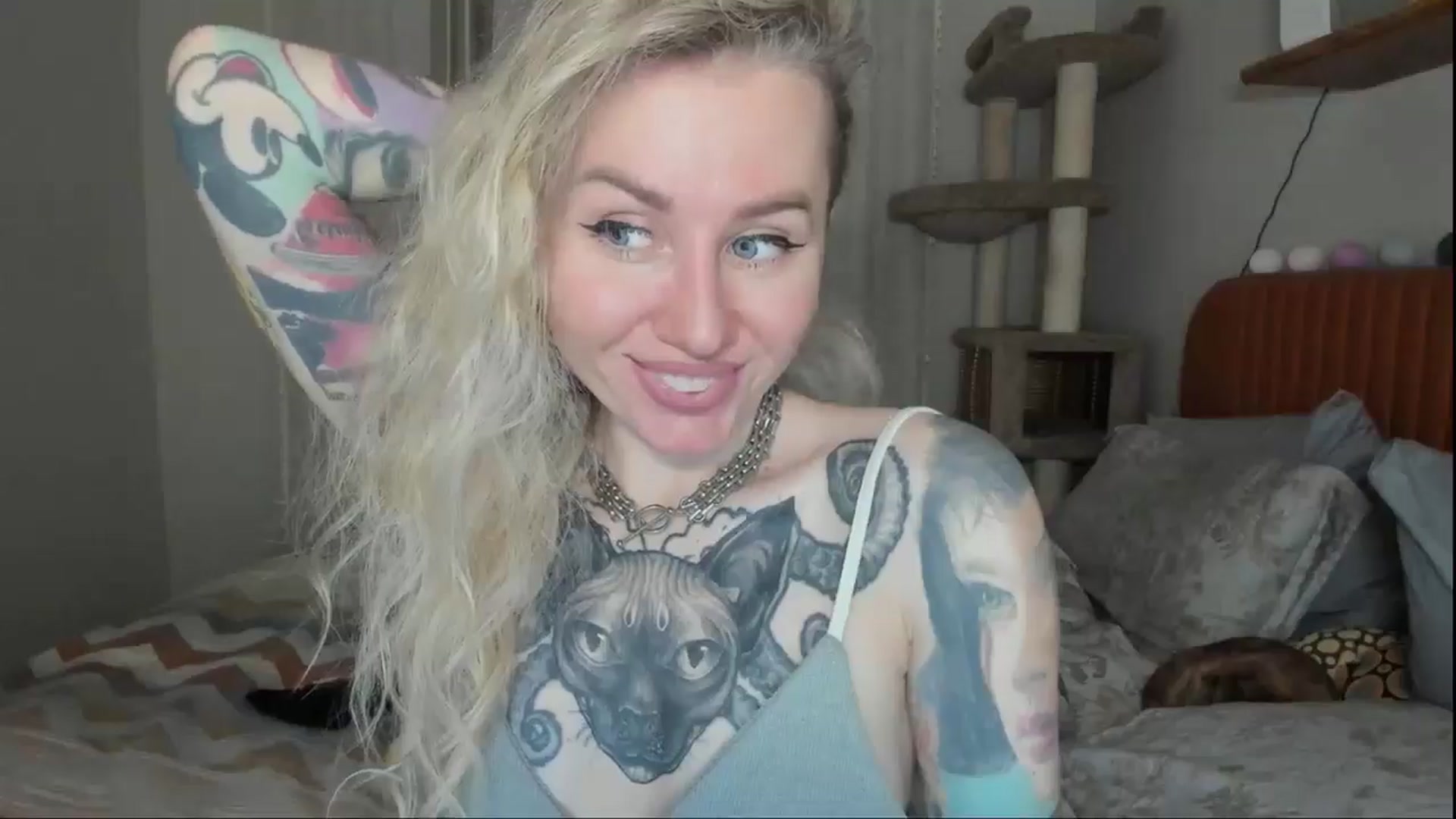 Gallery image thumbnail from Alexa_Smithhh's myfreecams stream on, 11/21/2025, 19:01 image 4 of 20