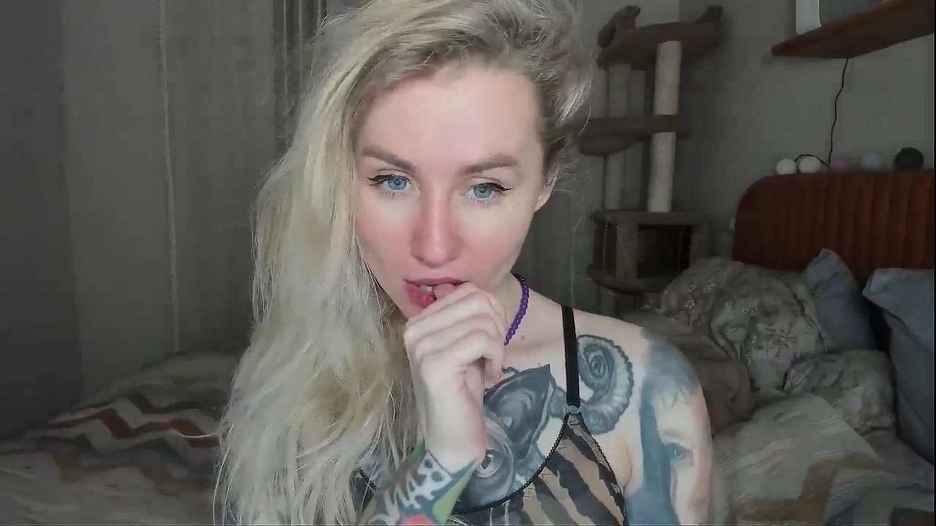 Gallery image thumbnail from Alexa_Smithhh's myfreecams stream on, 11/25/2025, 18:23 image 4 of 20