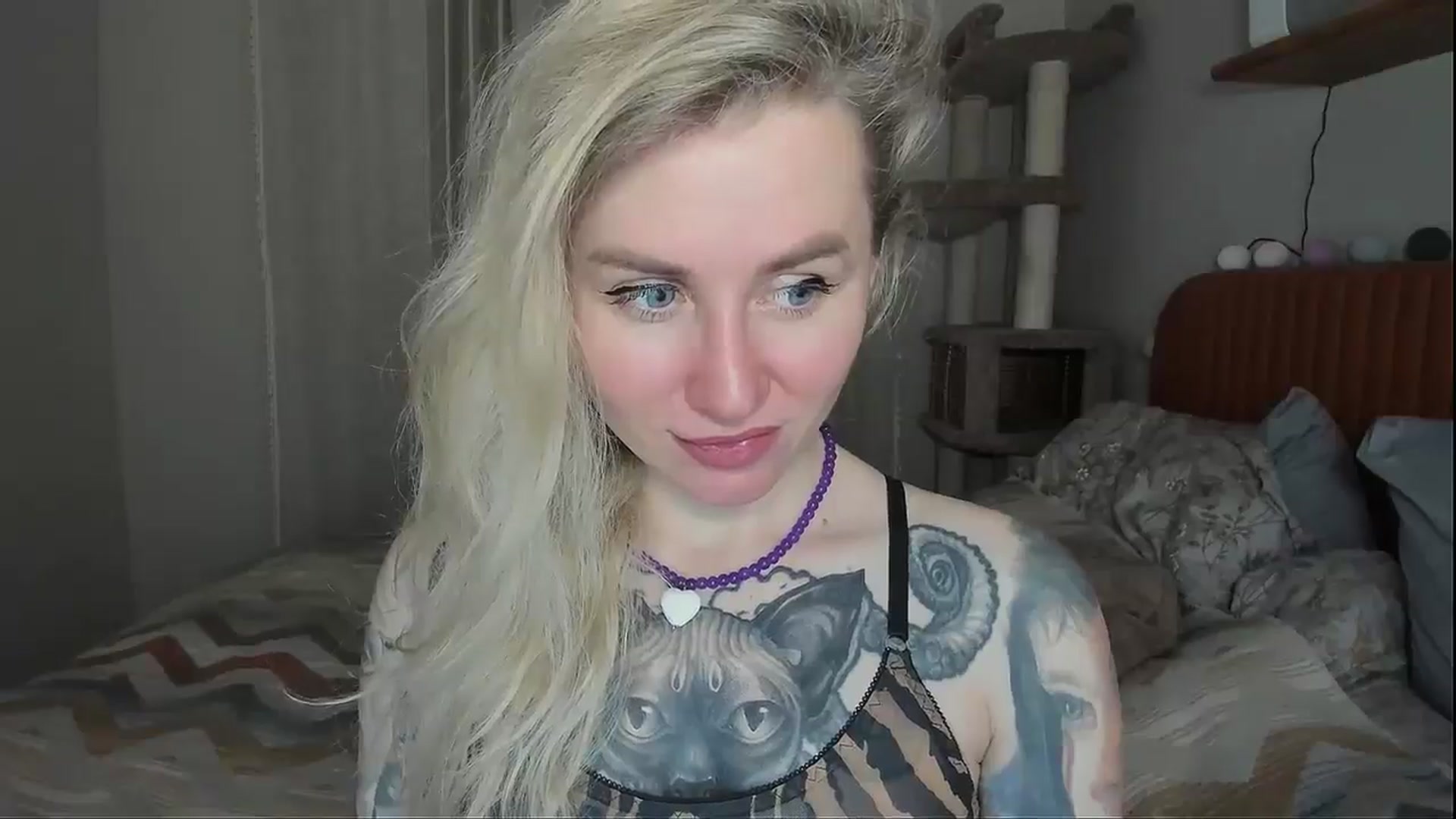 Gallery image thumbnail from Alexa_Smithhh's myfreecams stream on, 11/25/2025, 18:23 image 15 of 20